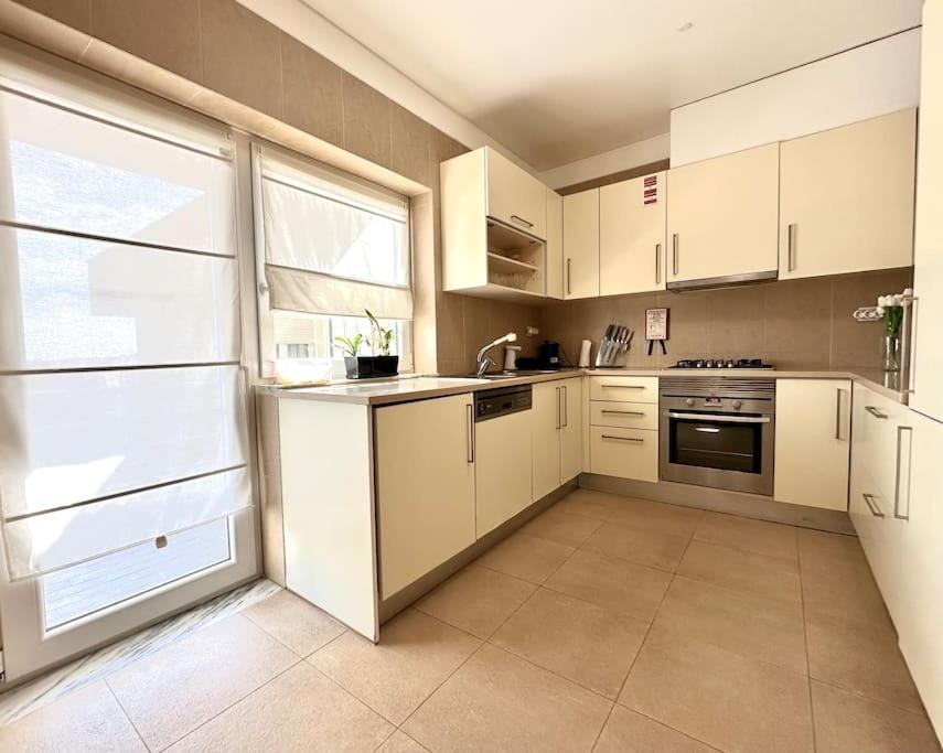 Sunrise Vista Mar & Surf Apartment Peniche
