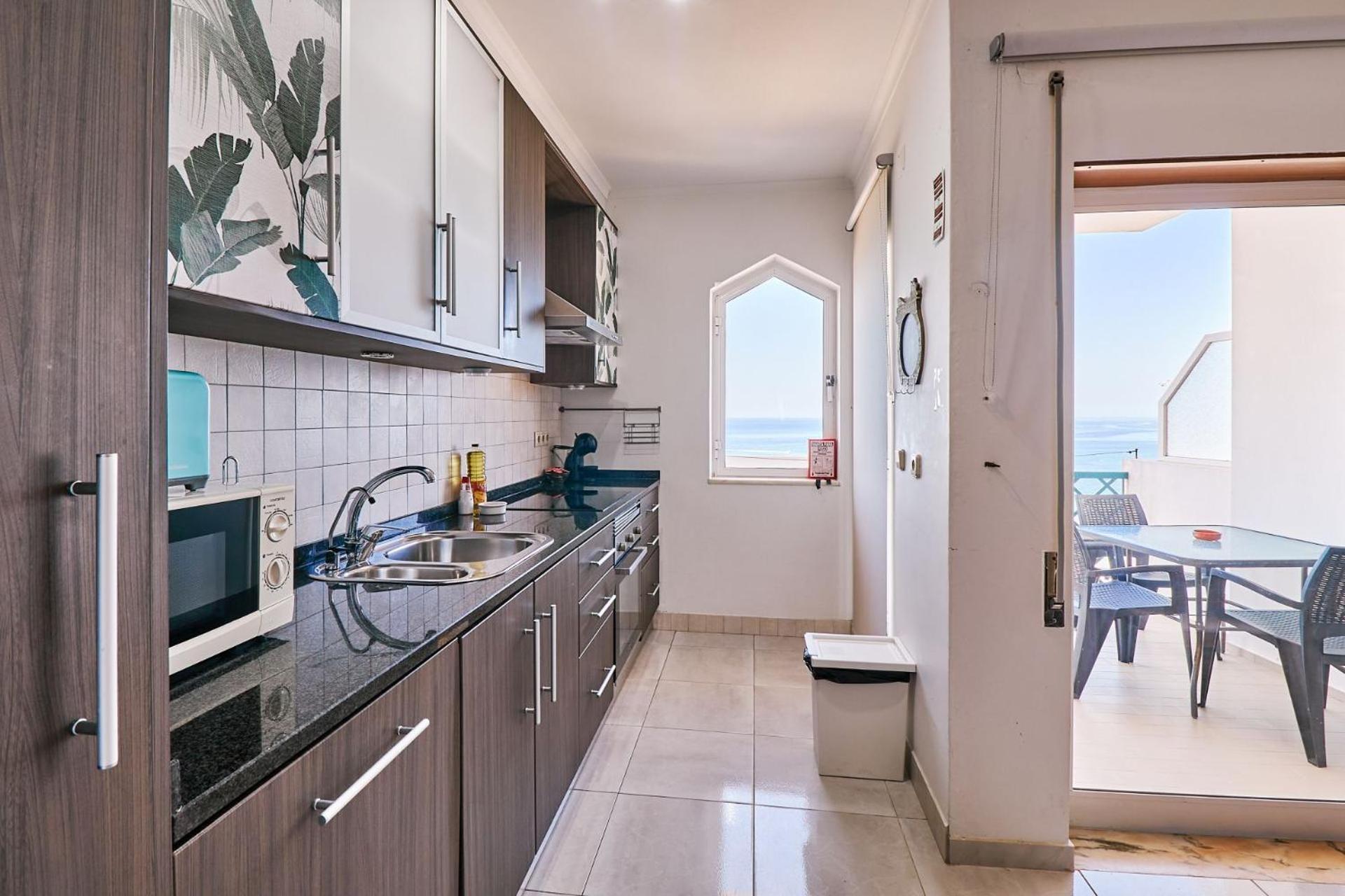Apartment Dean Direkt Am Armacao de Pera