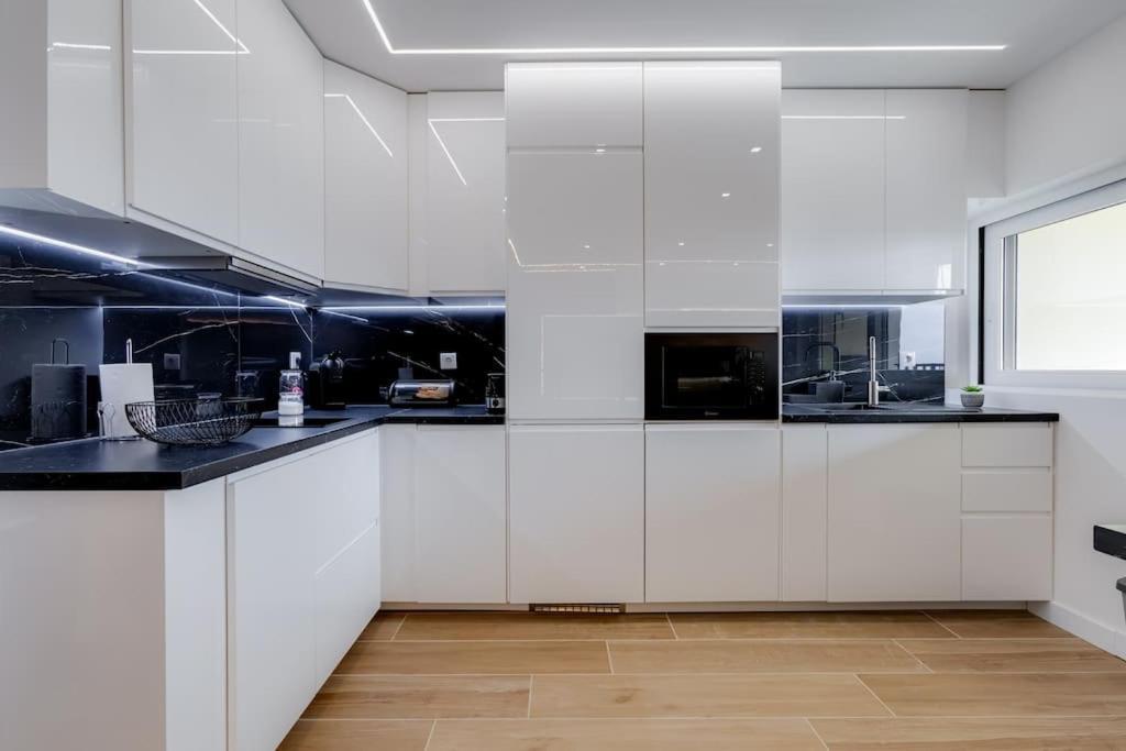 The Noble - Luxury Stylish With Sea View Apartment Portimao