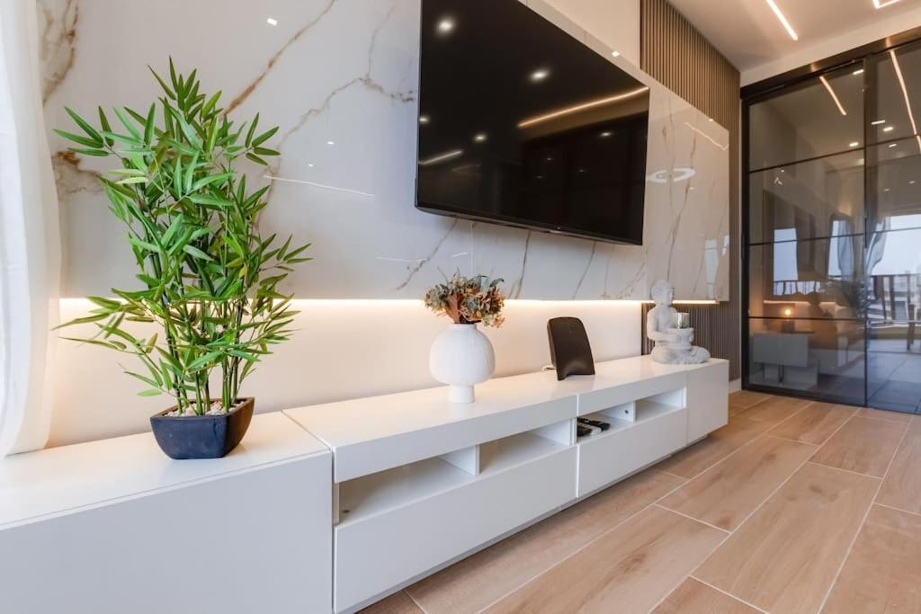 Apartment The Noble - Luxury Stylish With Sea View *