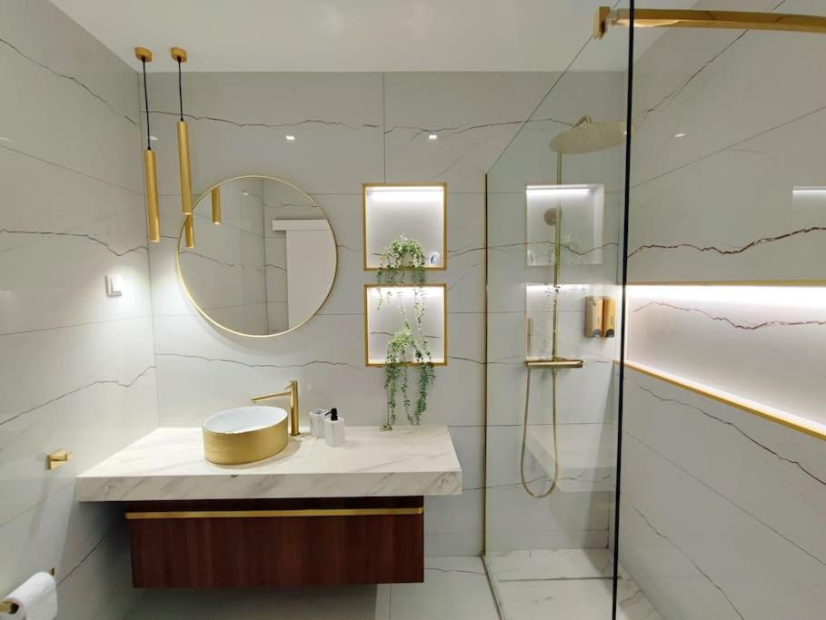 The Noble - Luxury Stylish With Sea View Apartment Portimao