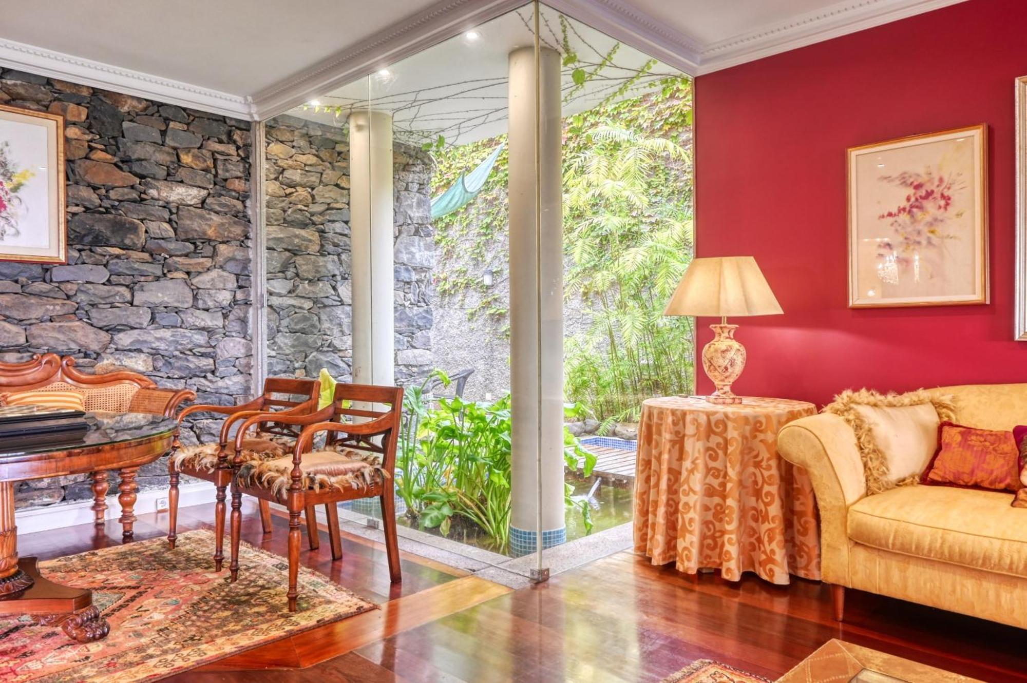 Casa Bromelias, A In Madeira Villa