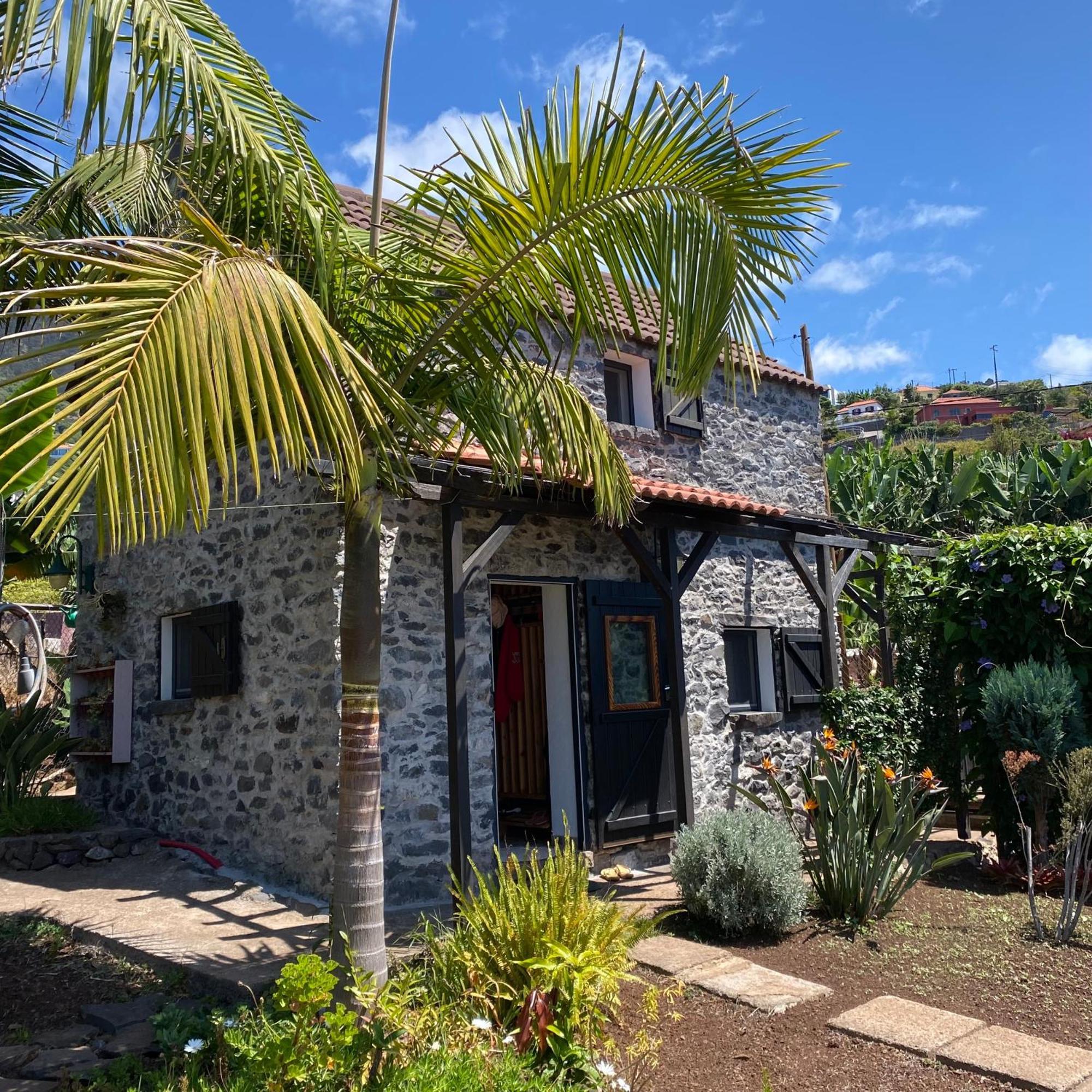 As Casinhas Da Madeira - Cosy Stone In A Subtropical Garden Holiday home Arco da Calheta (Madeira)