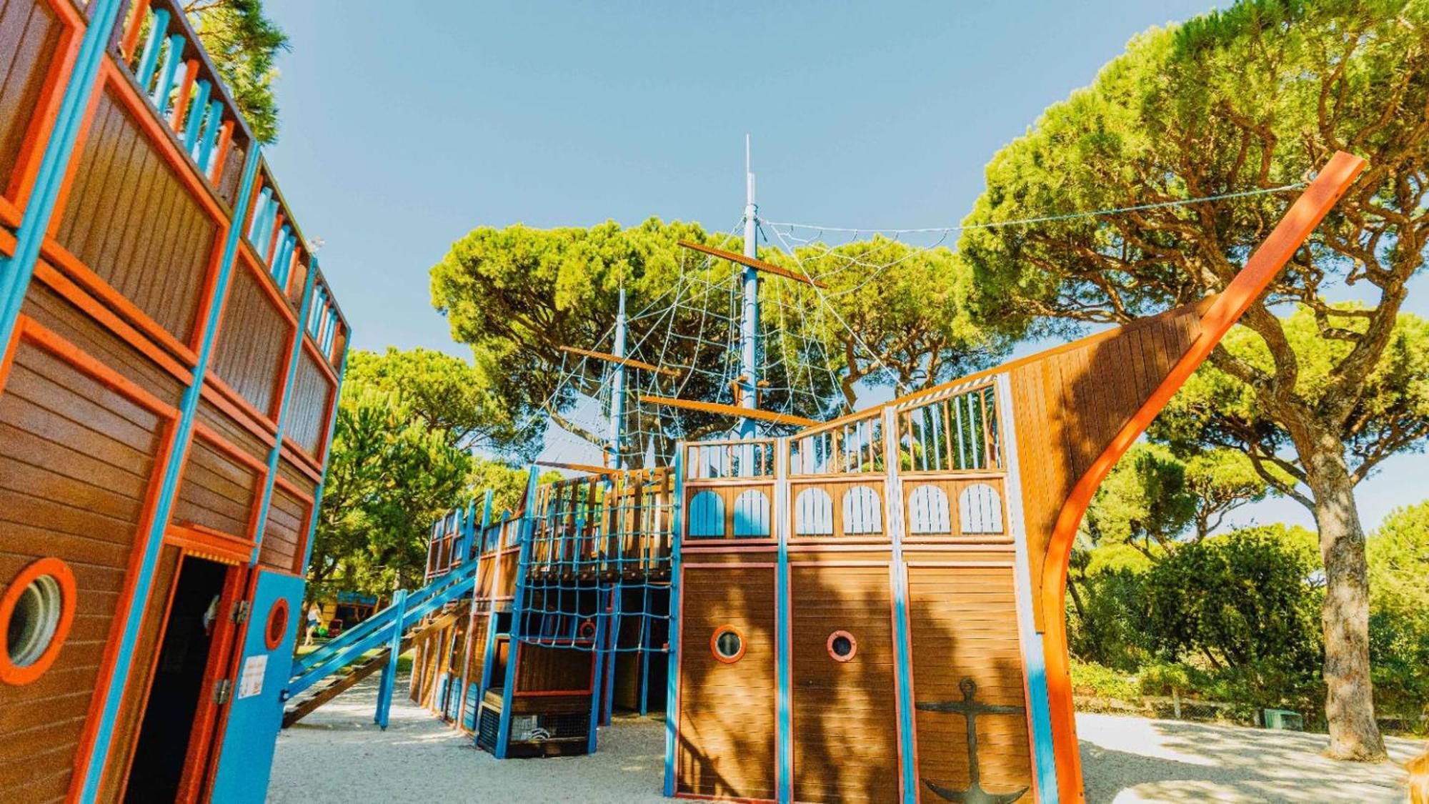Pine Cliffs Hotel 5*