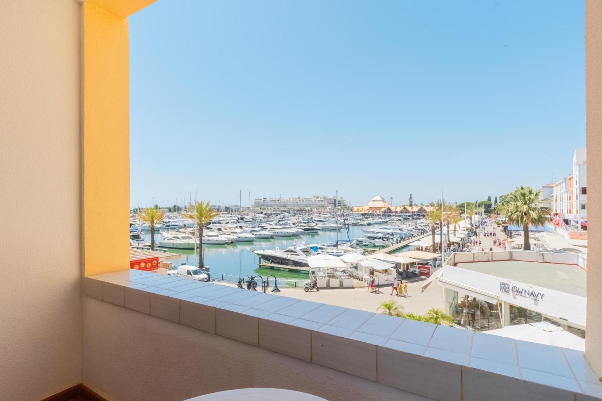 Marina Plaza By Garvetur Apartment