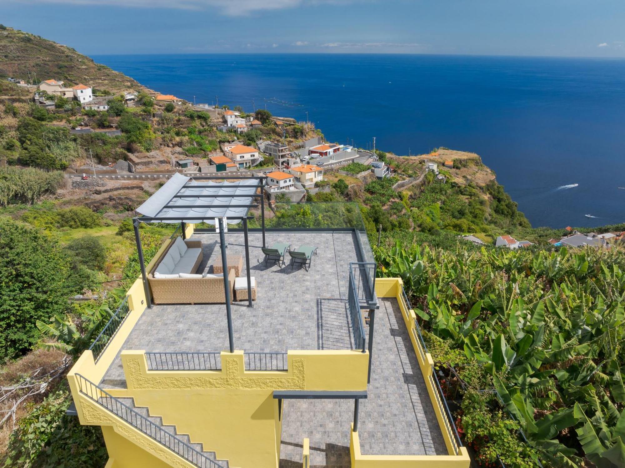 Sky & Ocean Apartment *