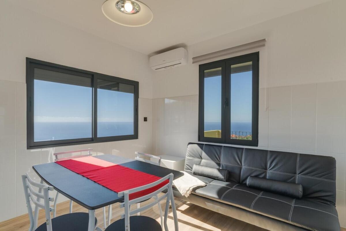 Sky & Ocean Apartment