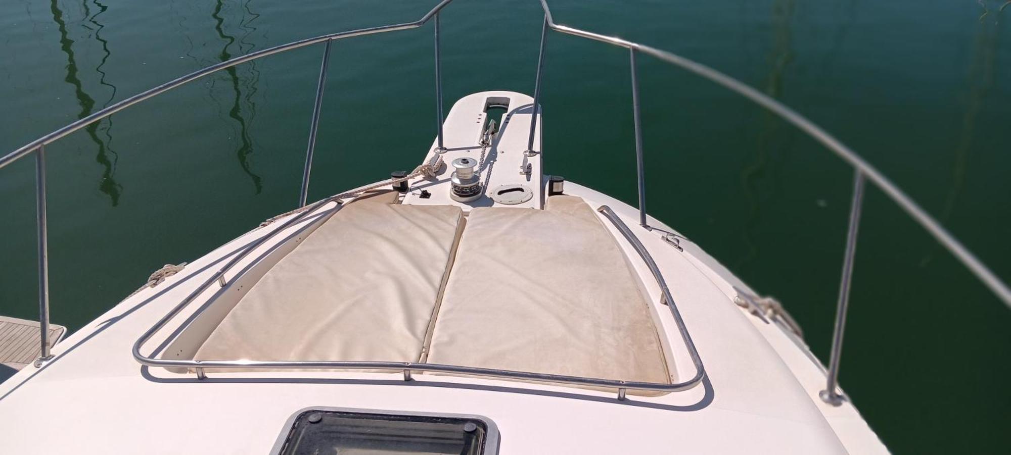 Cr Iv Botel *