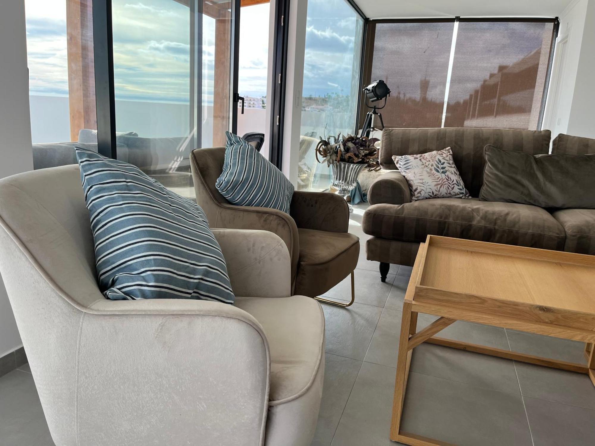 Ocean View By Charmes Penthouse Apartment *