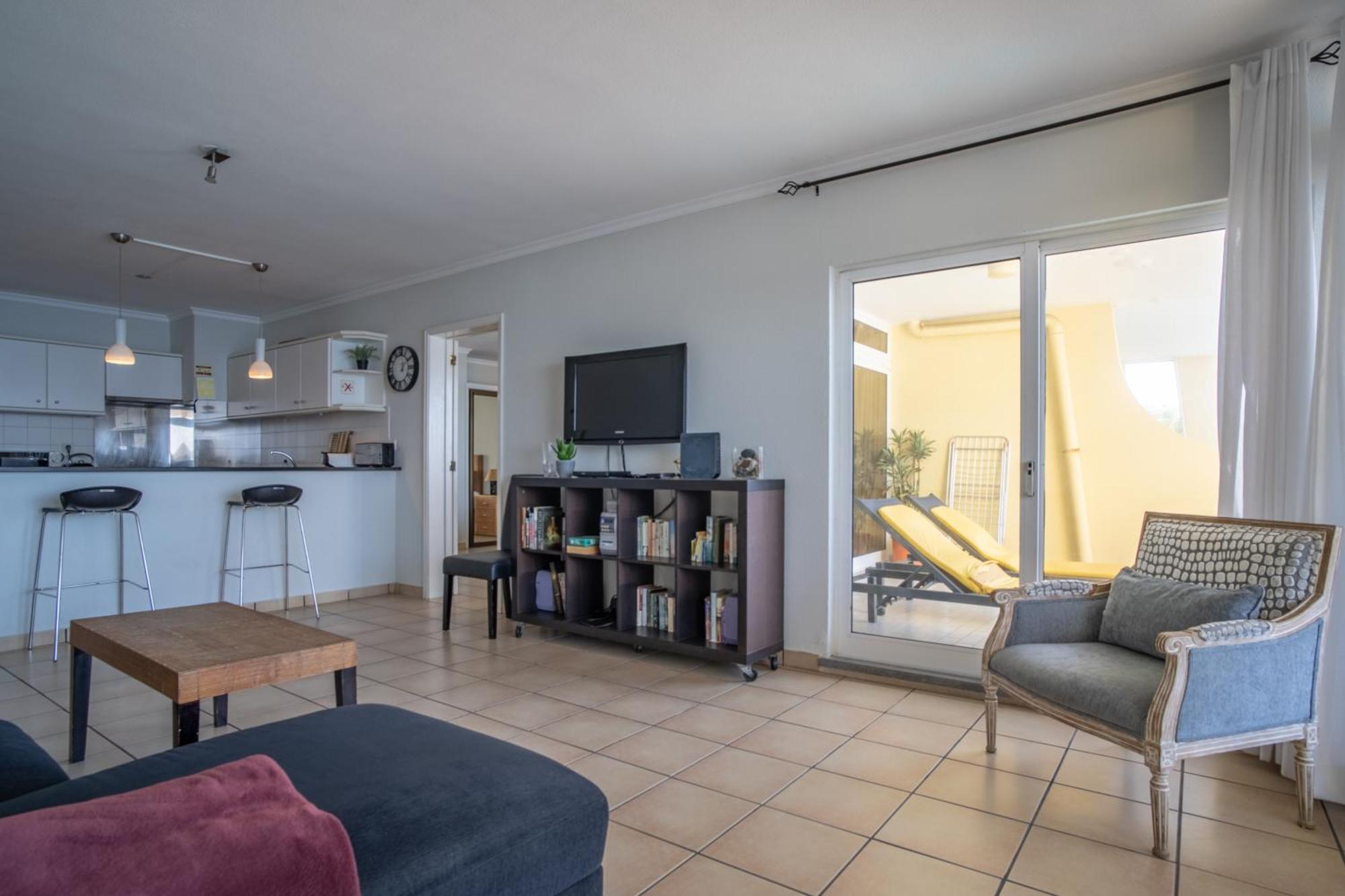 Antony Formosa Apartment *