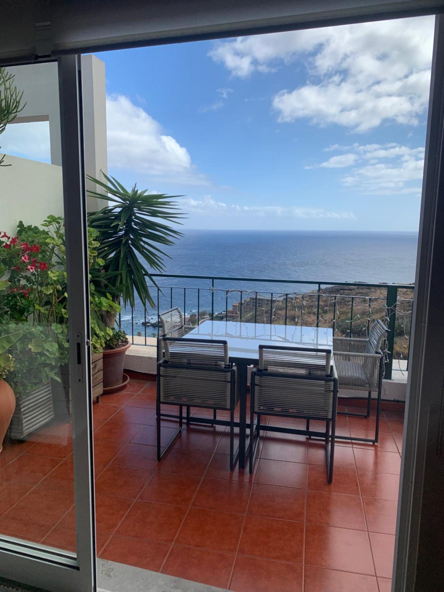 Oceanview Penthouse Apartment Canico (Madeira)