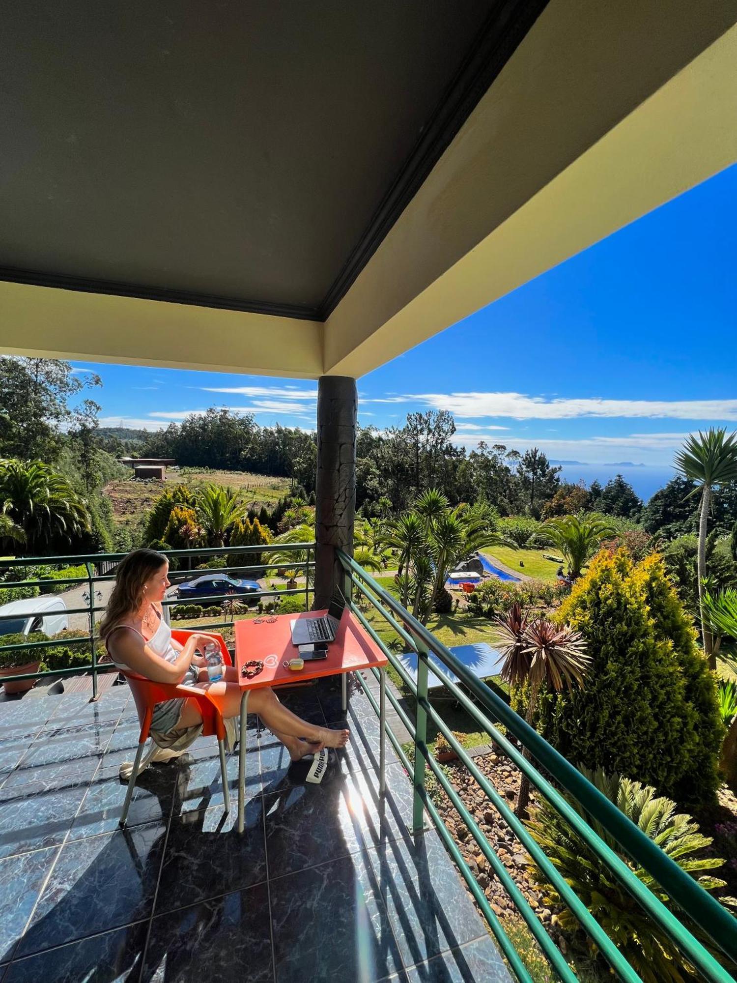 Homeoffice Madeira - Coliving & Coworking With A Community Inn *