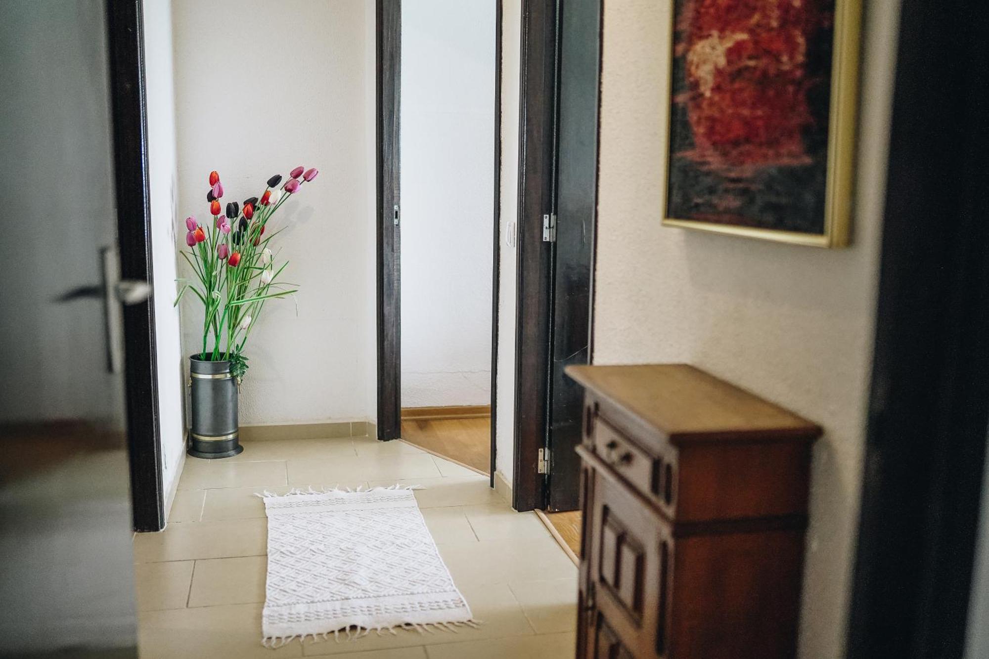 Host Wise - Terrace & Ocean View Flat Apartment *