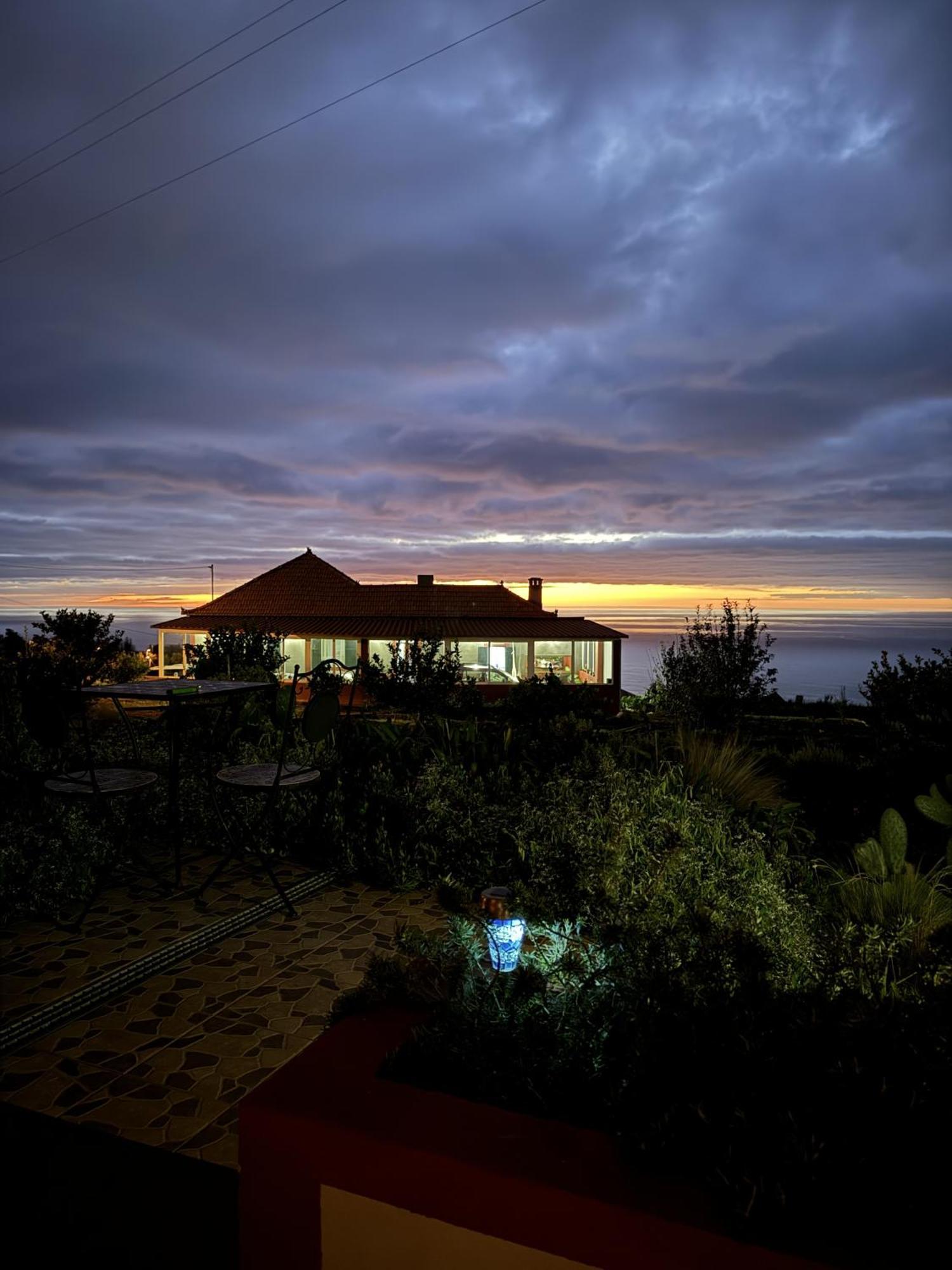 Victoria Tiny Stone House * Ponta do Pargo