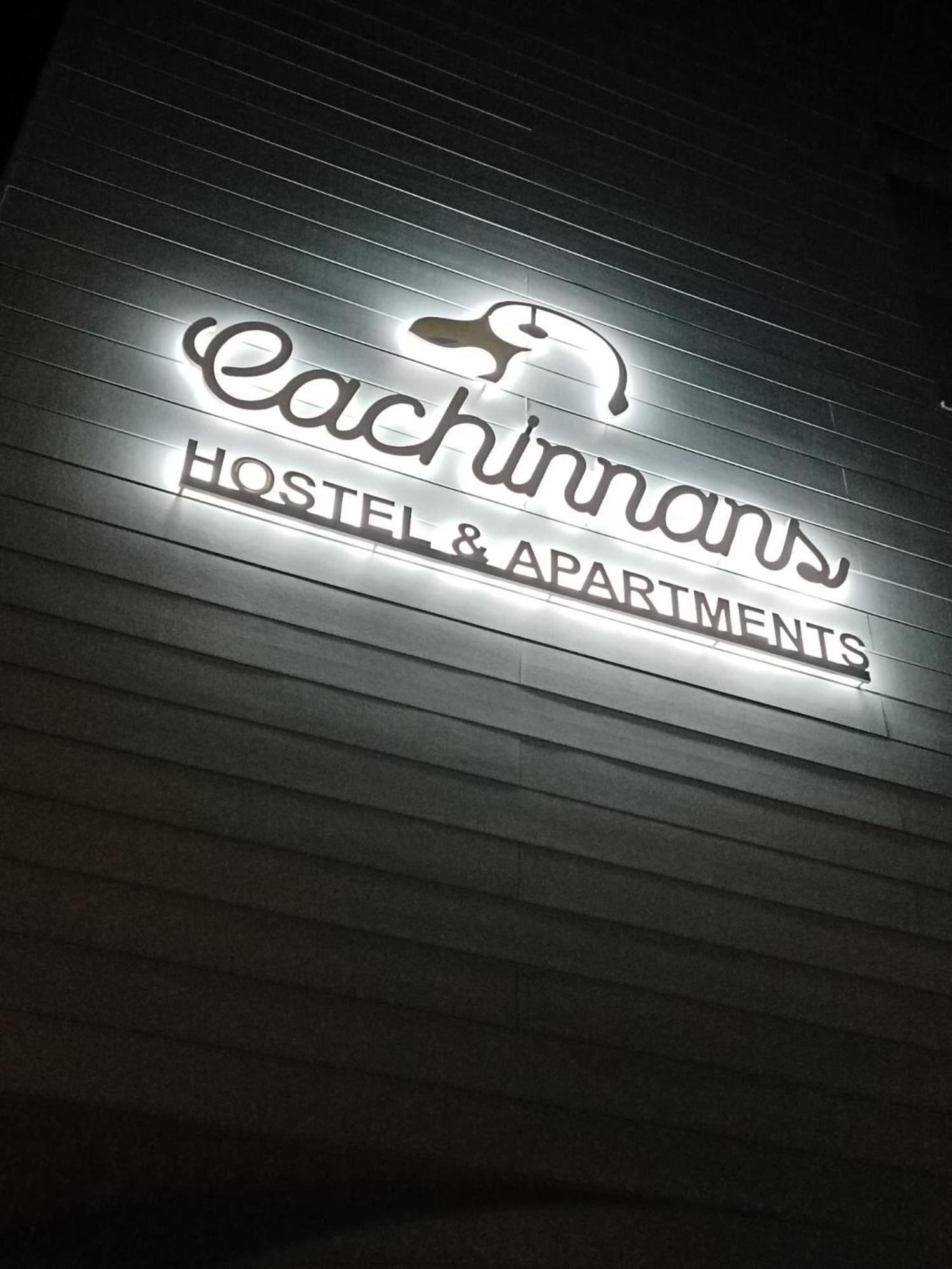 Hostel Cachinnans & *