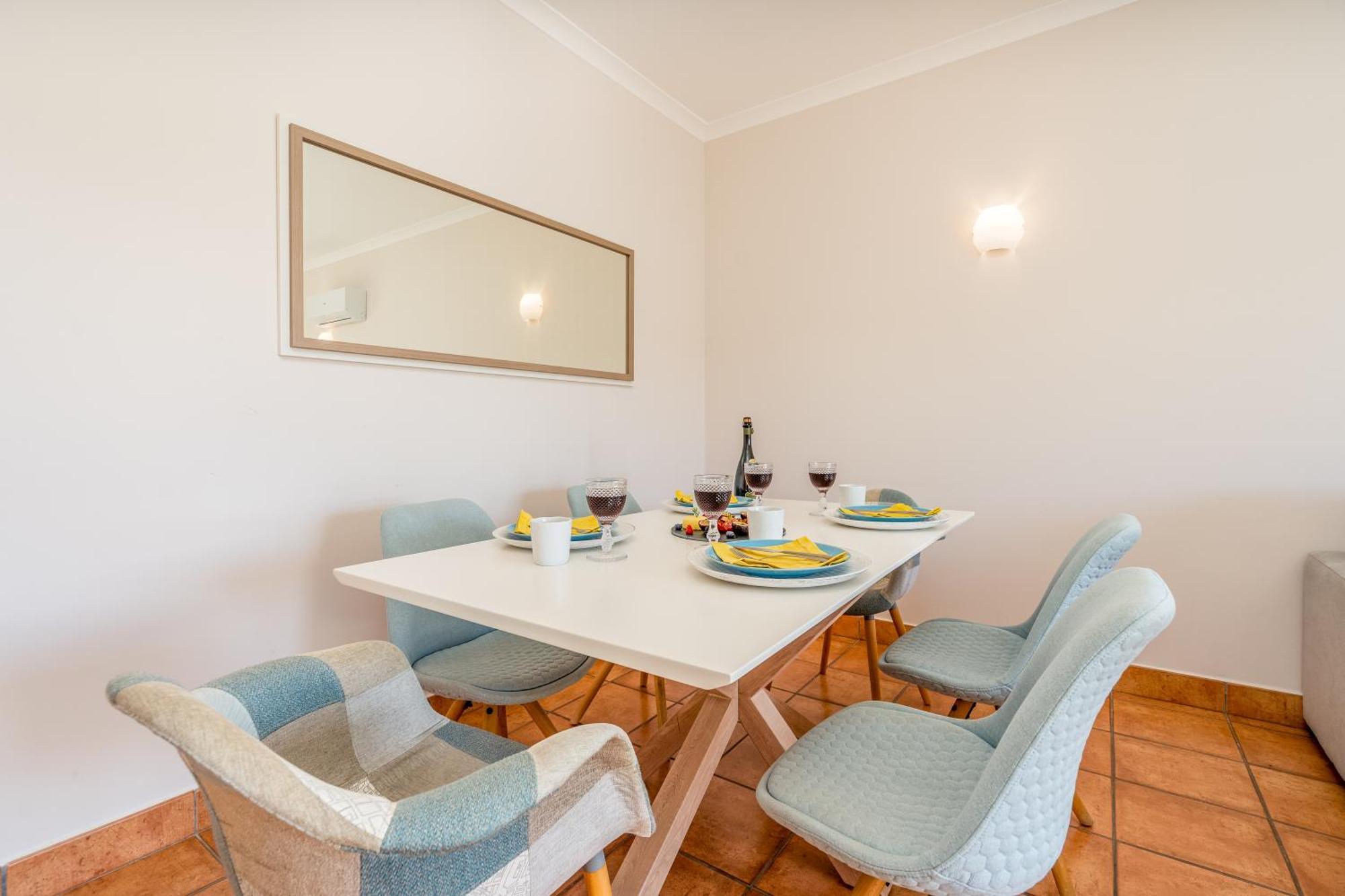 Host Wise - Bright & Stylish Flat With Pool