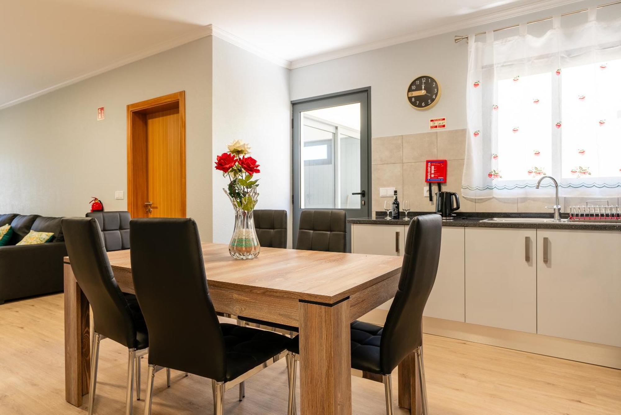Goncalves House - Ac And Private Parking *