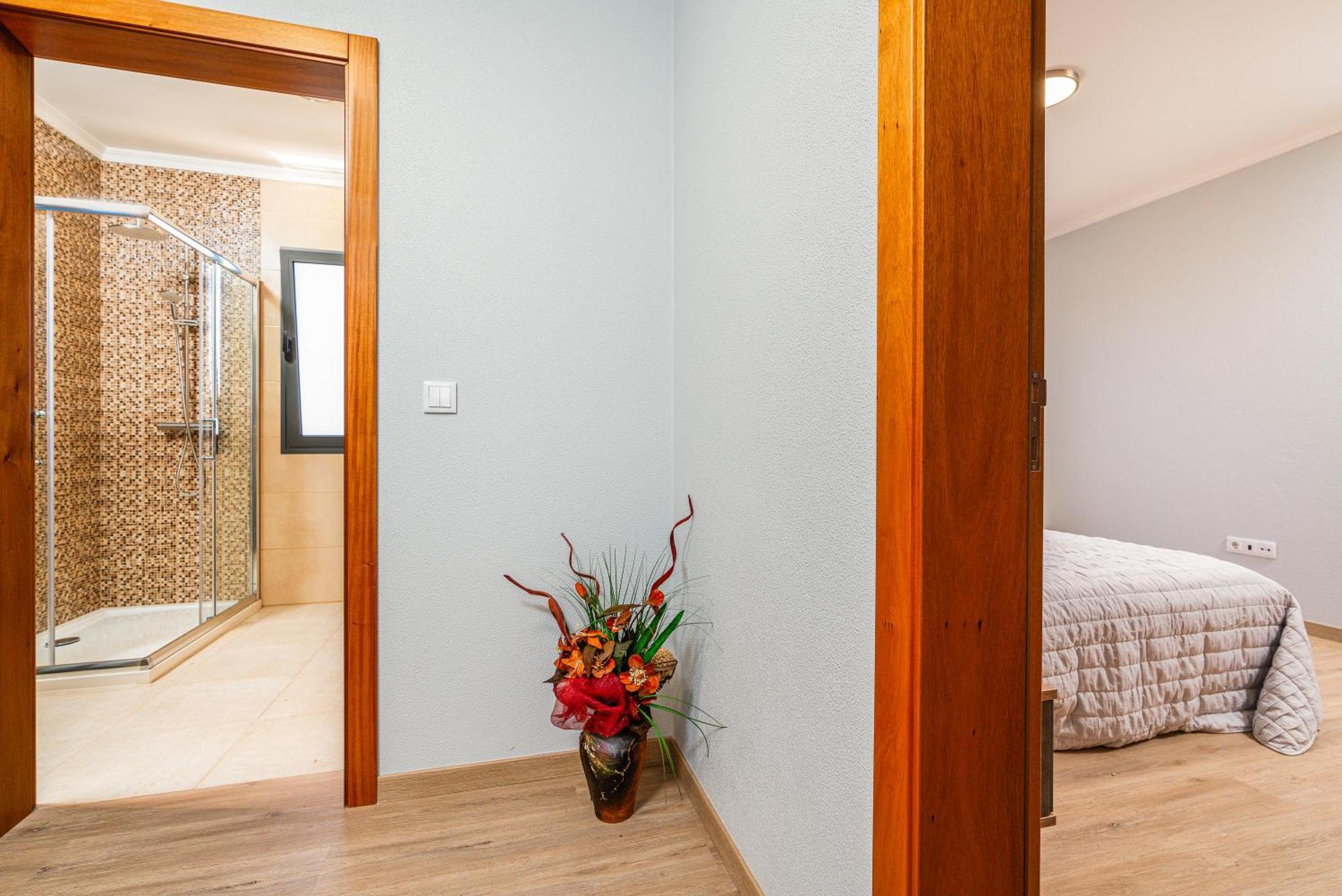Goncalves House - Ac And Private Parking Holiday home