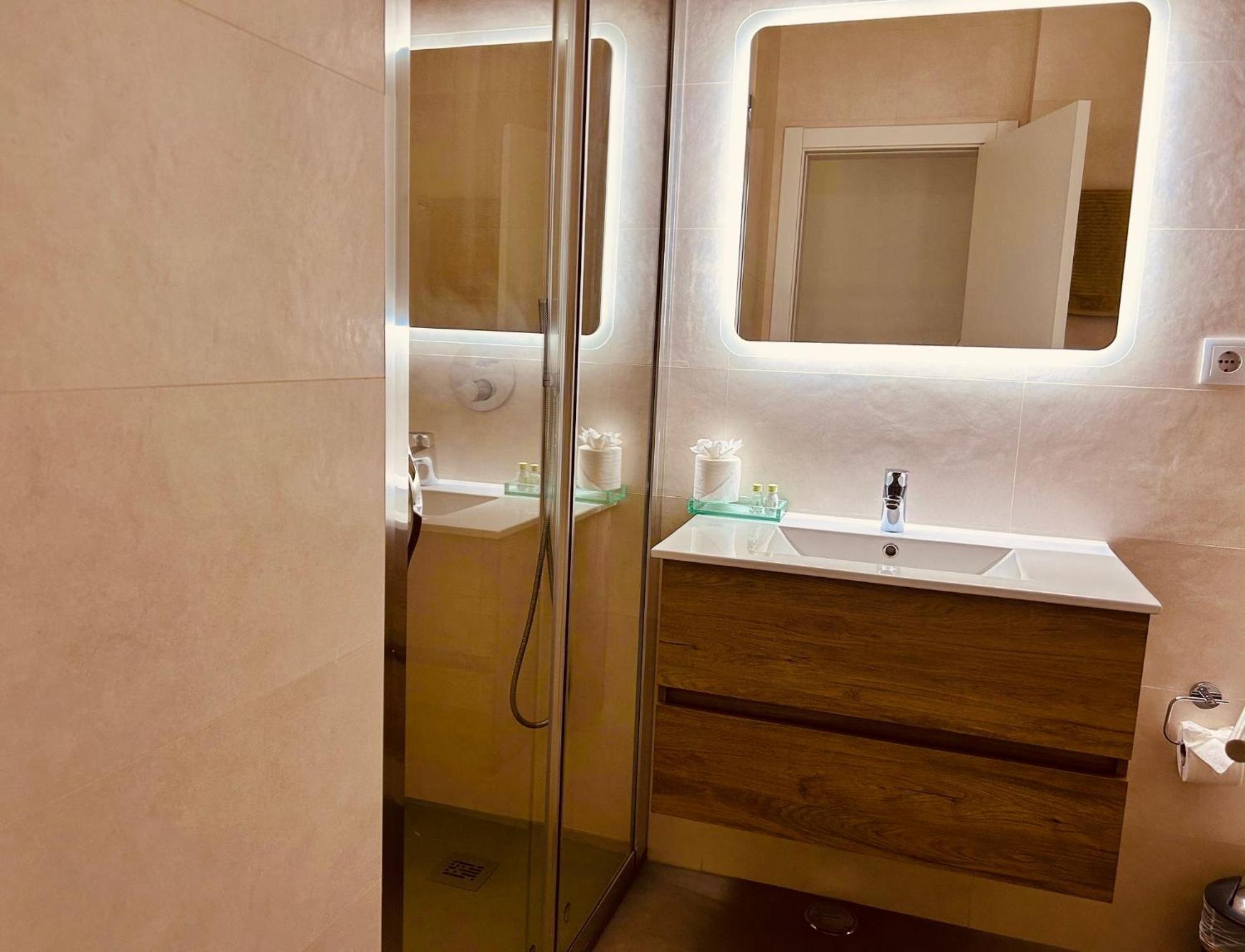 Marina View In Town Center Sea View Apartment Lagos