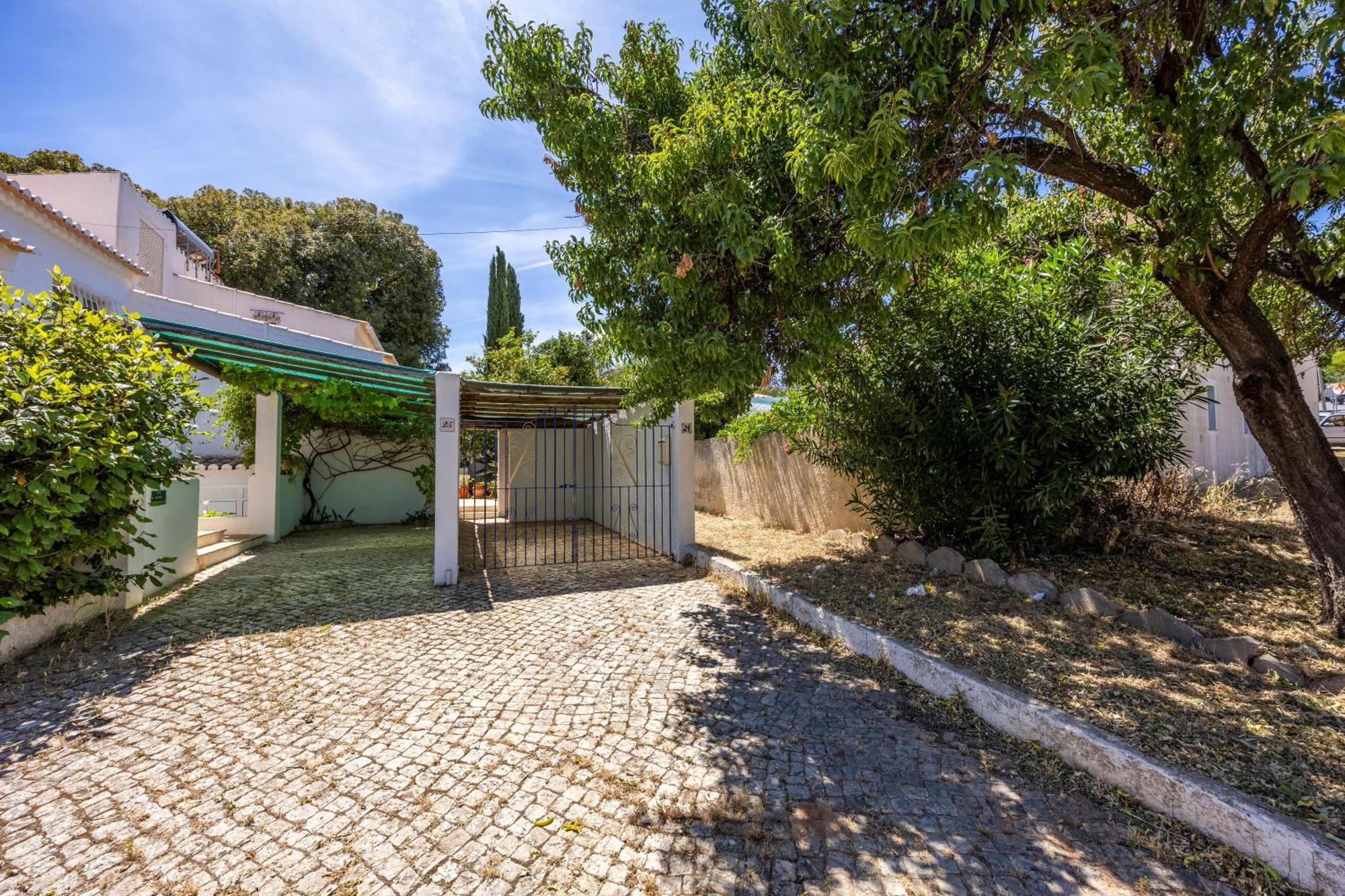 Coolhouses Algarve Luz,3 Bed Townhouse, Lovely Sea View, Walking Distance To Beach, Casa 24 Lbc Holiday home