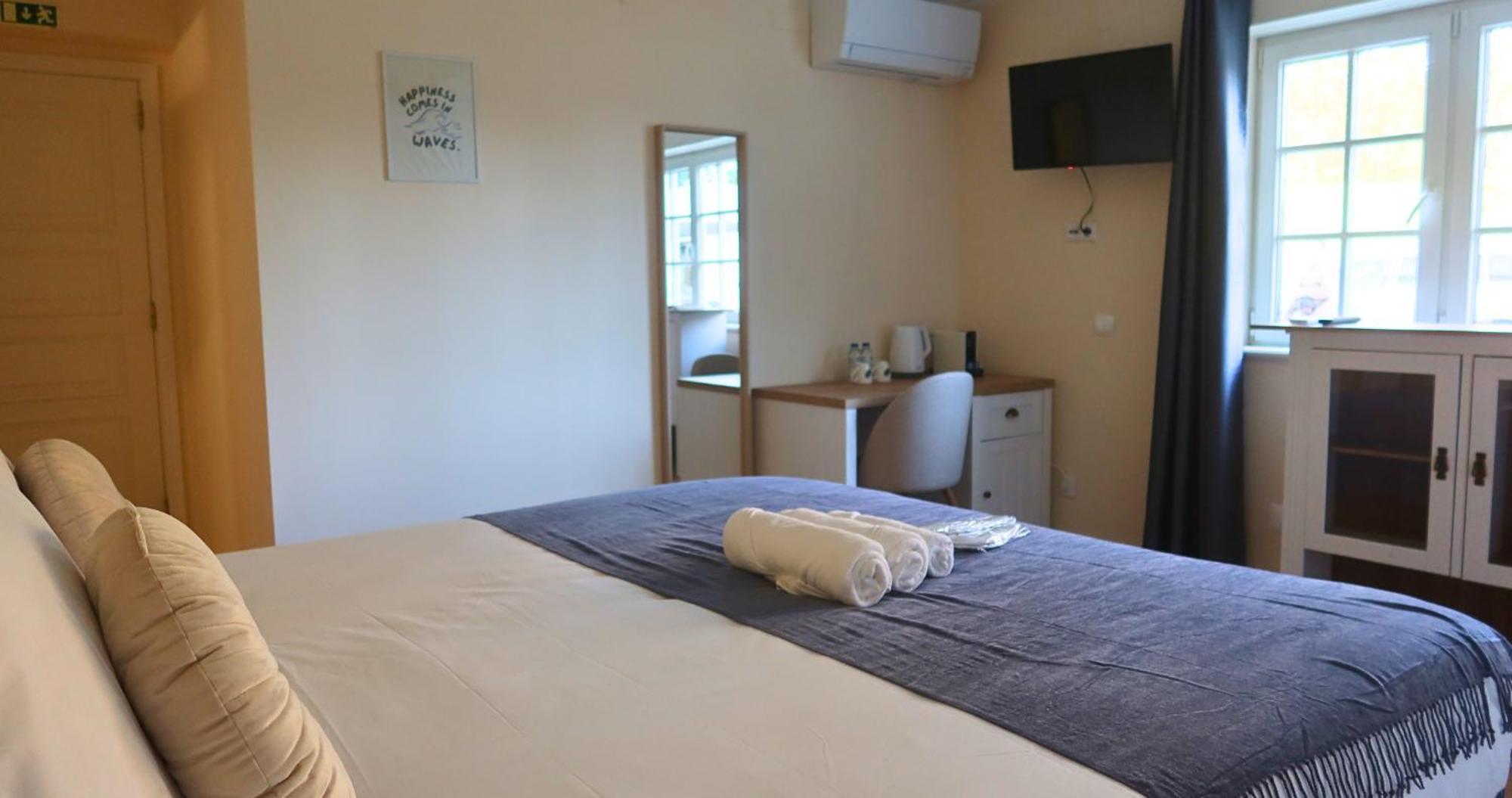 Art 4 Carcavelos Bed & Breakfast *