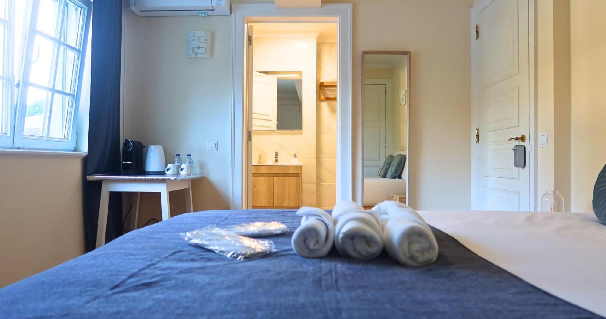 Art 4 Carcavelos Bed & Breakfast