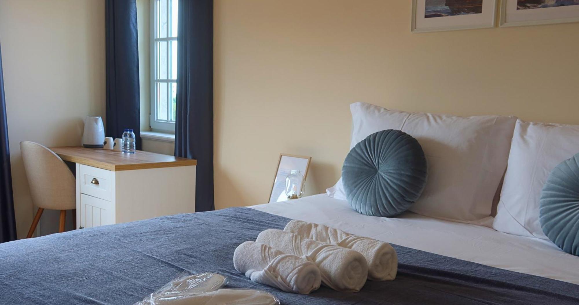 Art 4 Carcavelos Bed & Breakfast