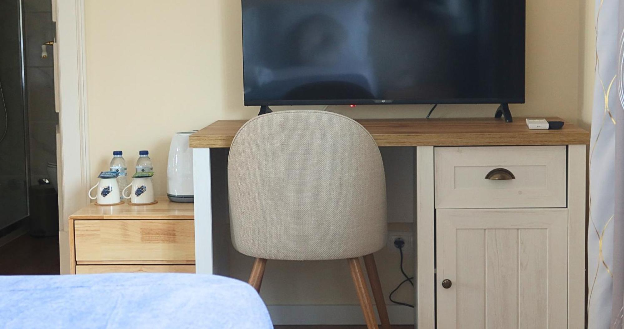Art 4 Bed & Breakfast Carcavelos (Lisbon)