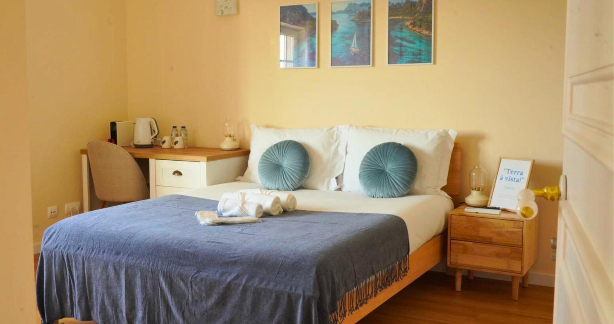 Art 4 Carcavelos Bed & Breakfast