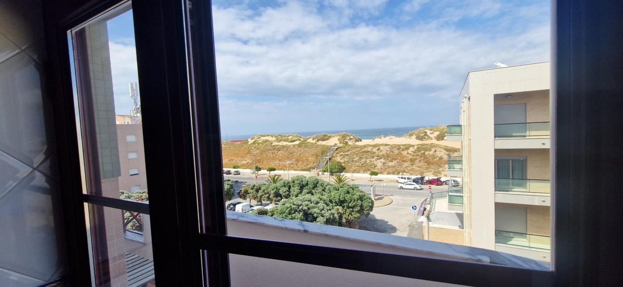 Baleal Holidays - Beach Front *