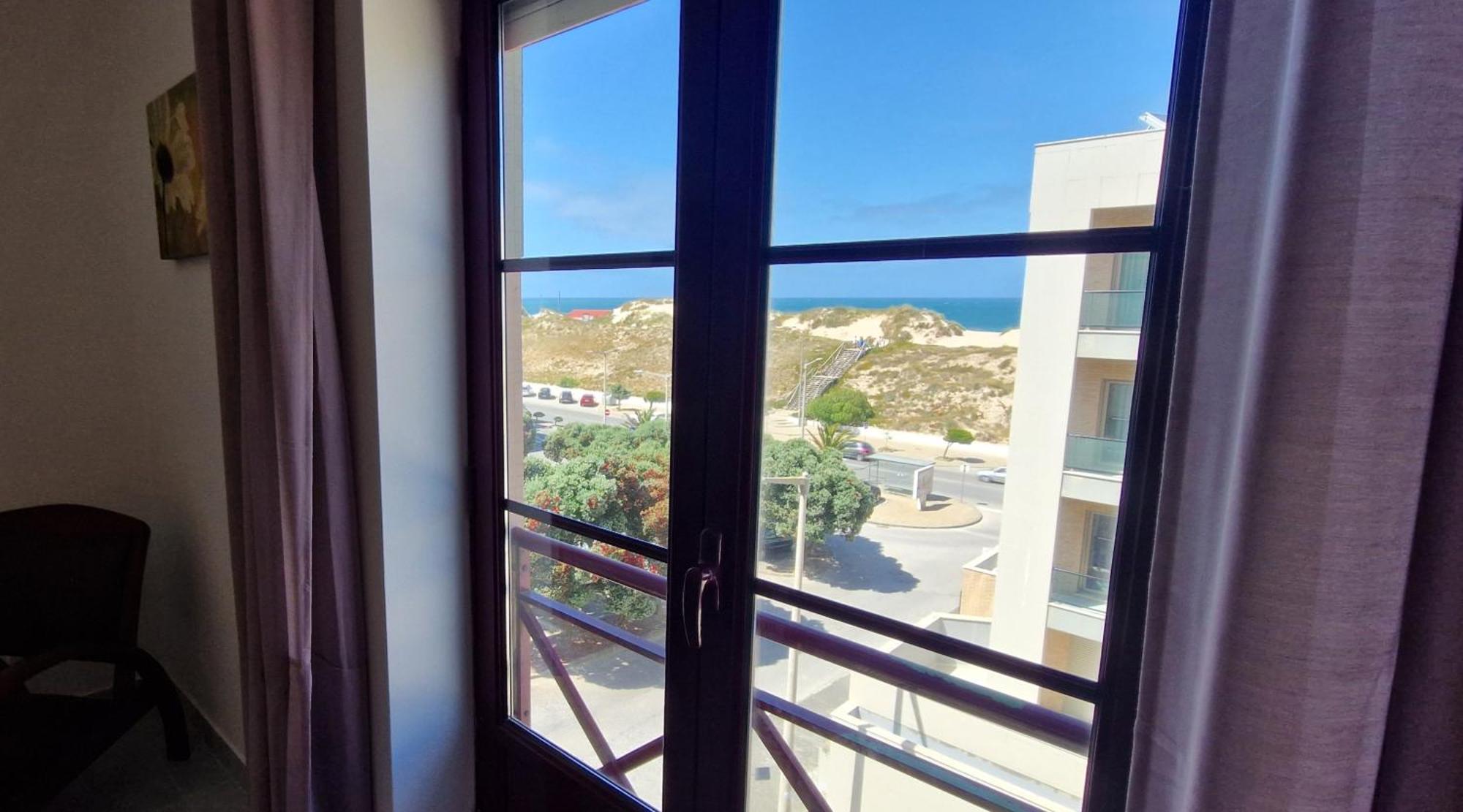 Baleal Holidays - Beach Front