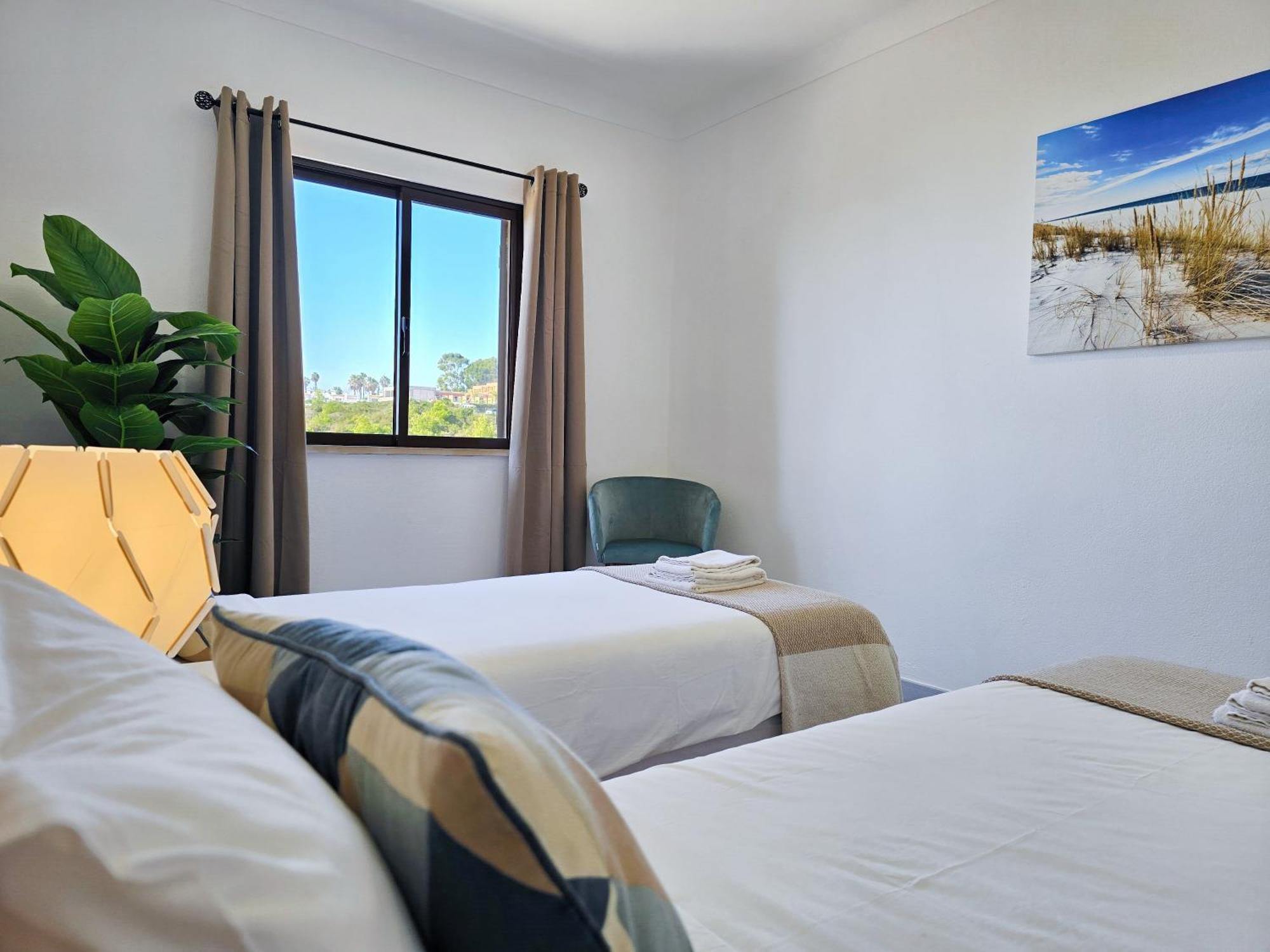 Golden Sun - Sunny Balcony, Sea View, Beach, Ac Apartment *