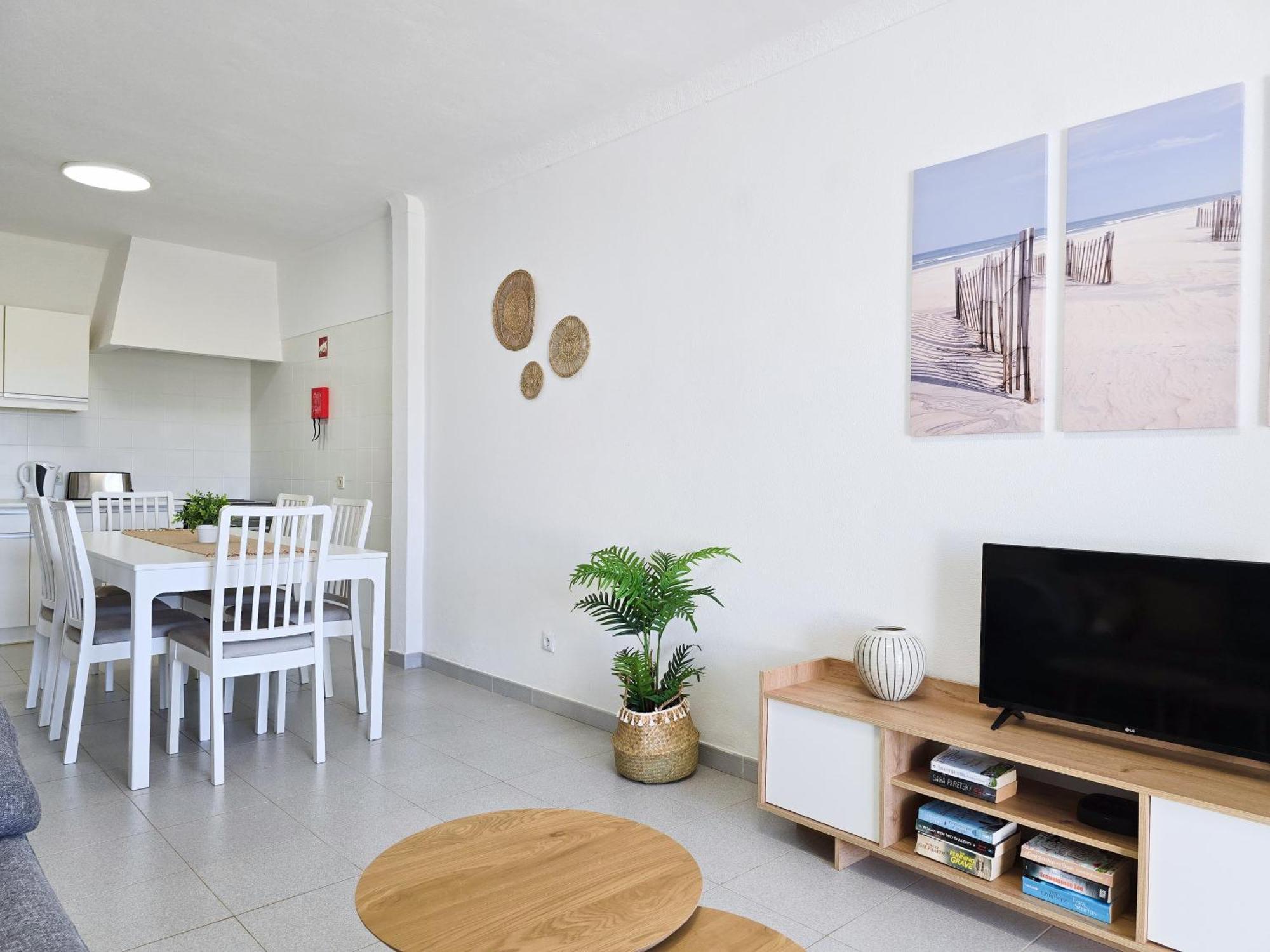Golden Sun - Sunny Balcony, Sea View, Beach, Ac