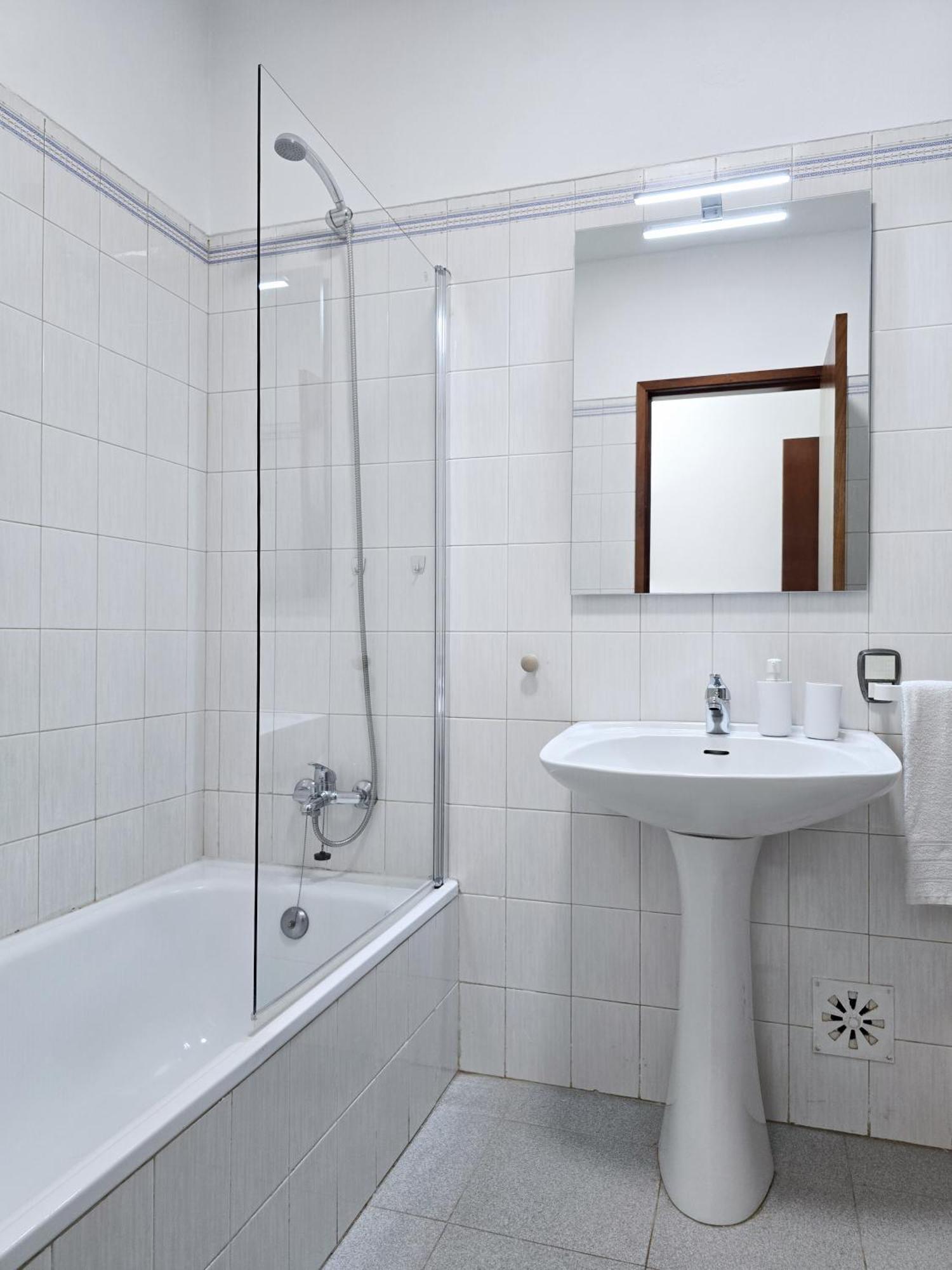Apartment Golden Sun - Sunny Balcony, Sea View, Beach, Ac
