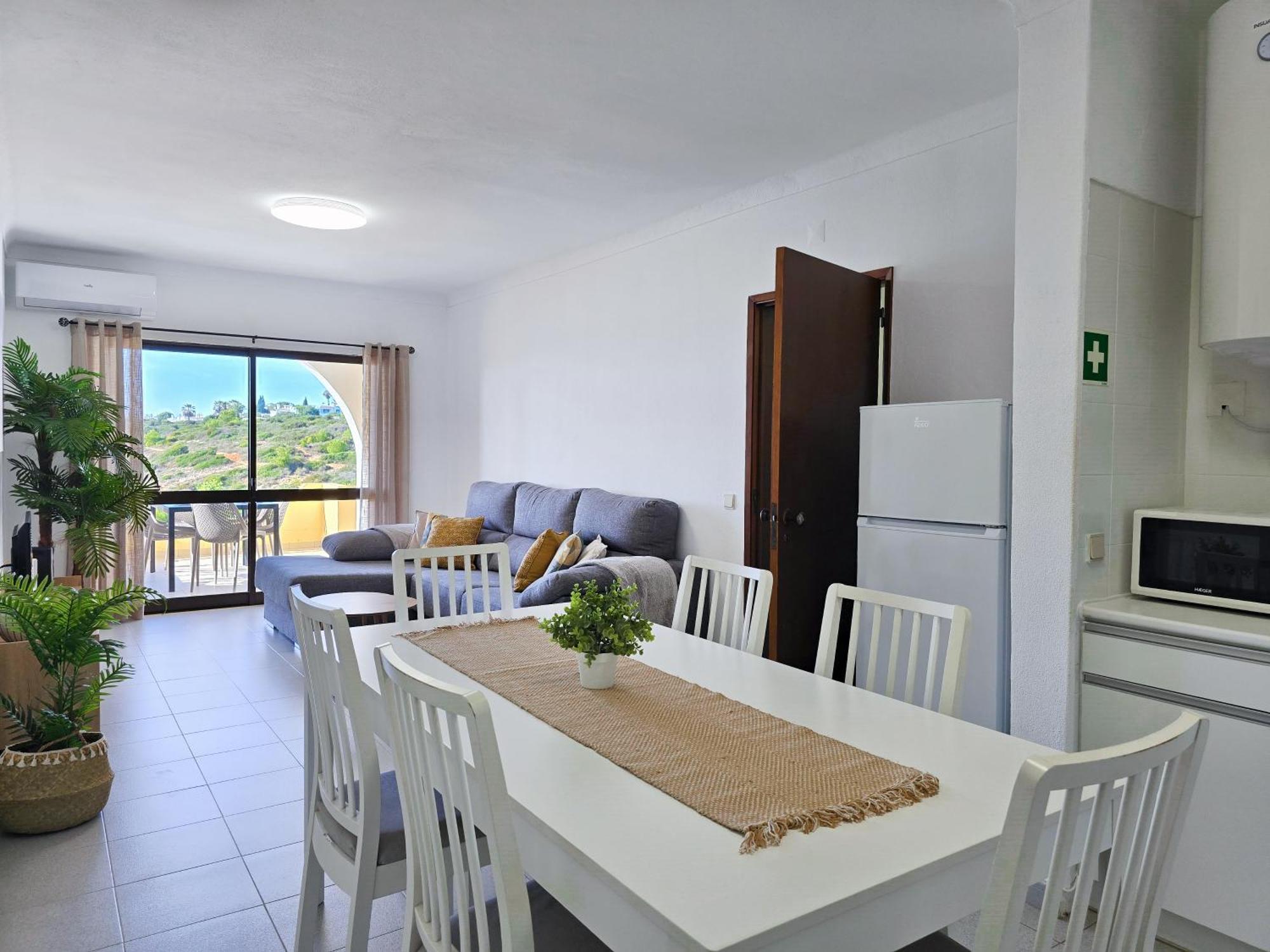 Golden Sun - Sunny Balcony, Sea View, Beach, Ac Apartment *