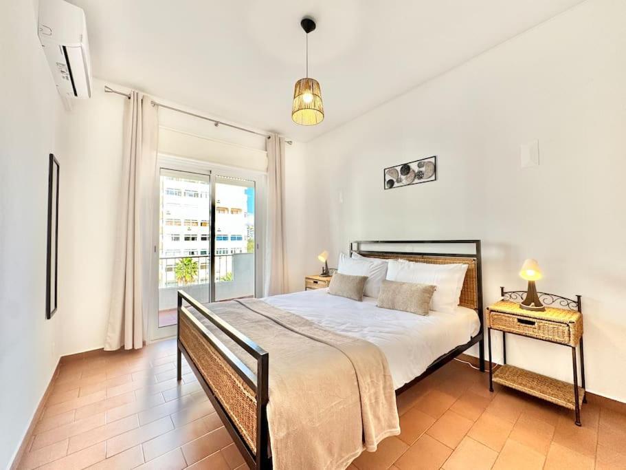 Direct Access With Sea View, Ac & Wifi Appartement