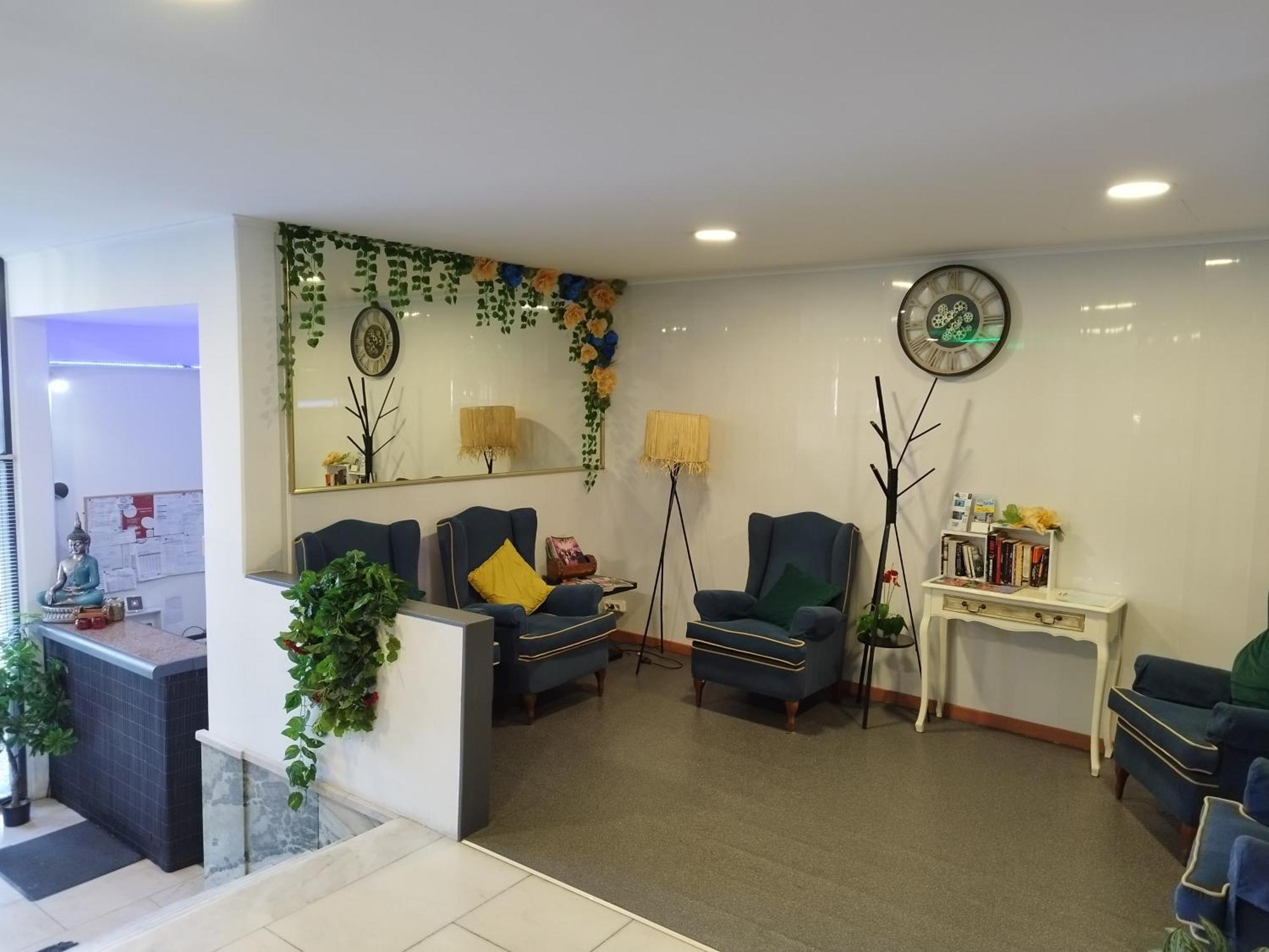 - Funchal Apartahotel Funchal (Madeira)