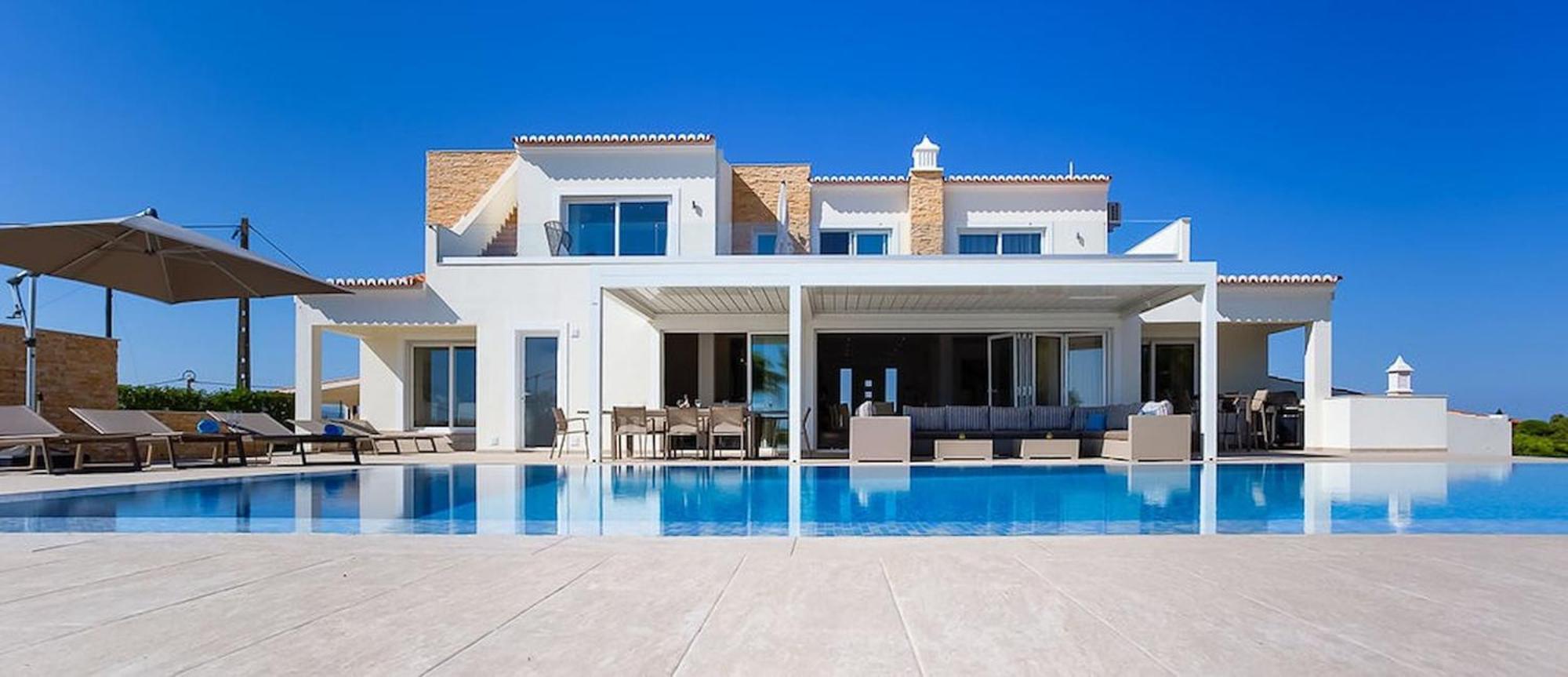 Villa Goldeneye - Luxury 6 Bedroom