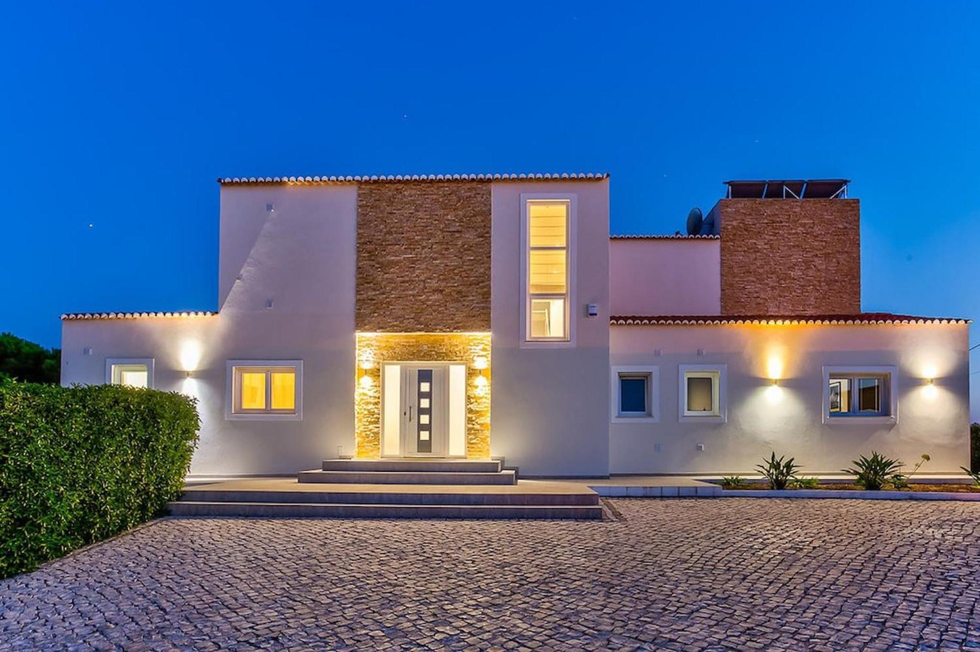 Villa Goldeneye - Luxury 6 Bedroom Lagoa (Algarve)