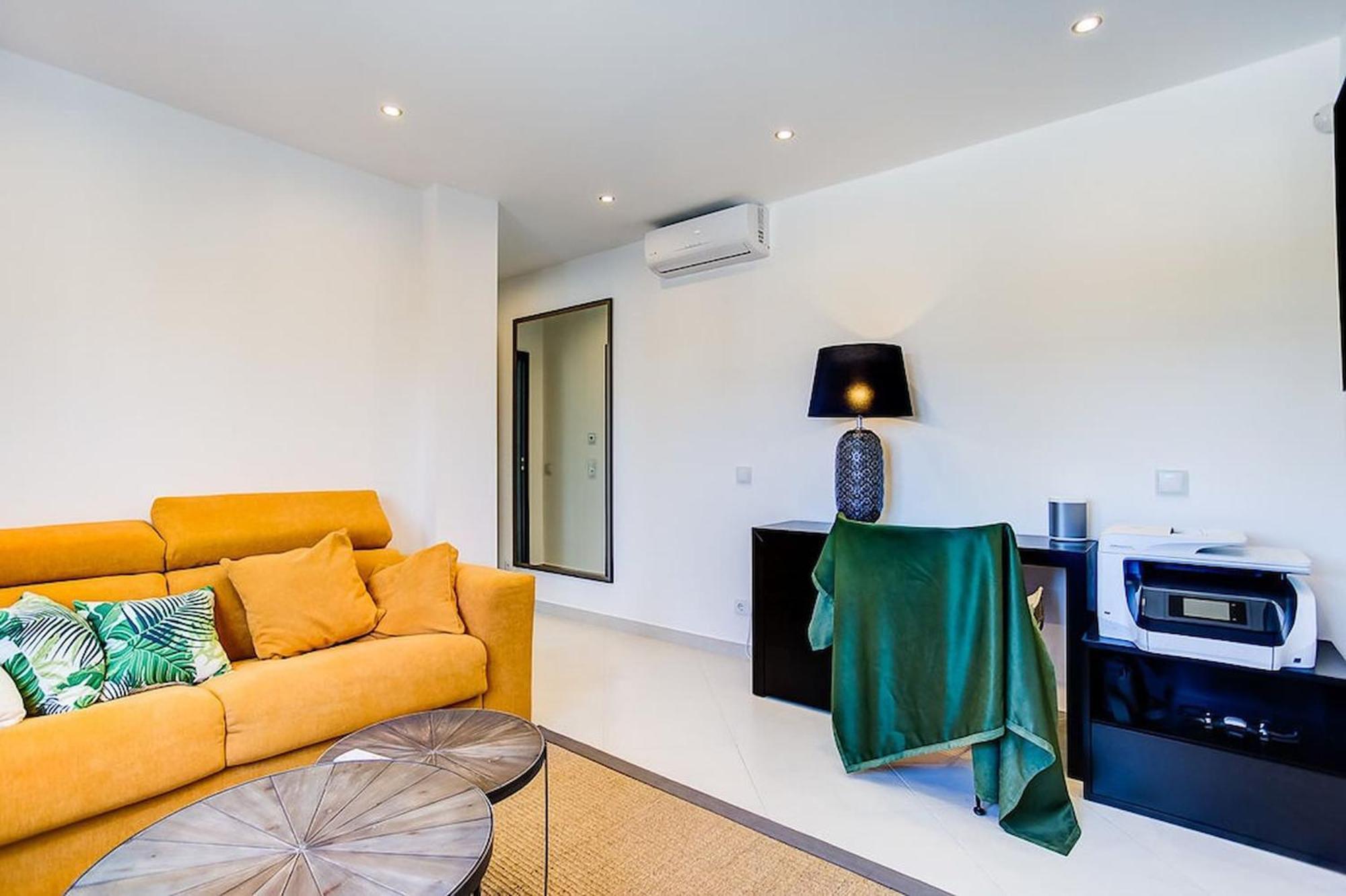 Goldeneye - Luxury 6 Bedroom Villa