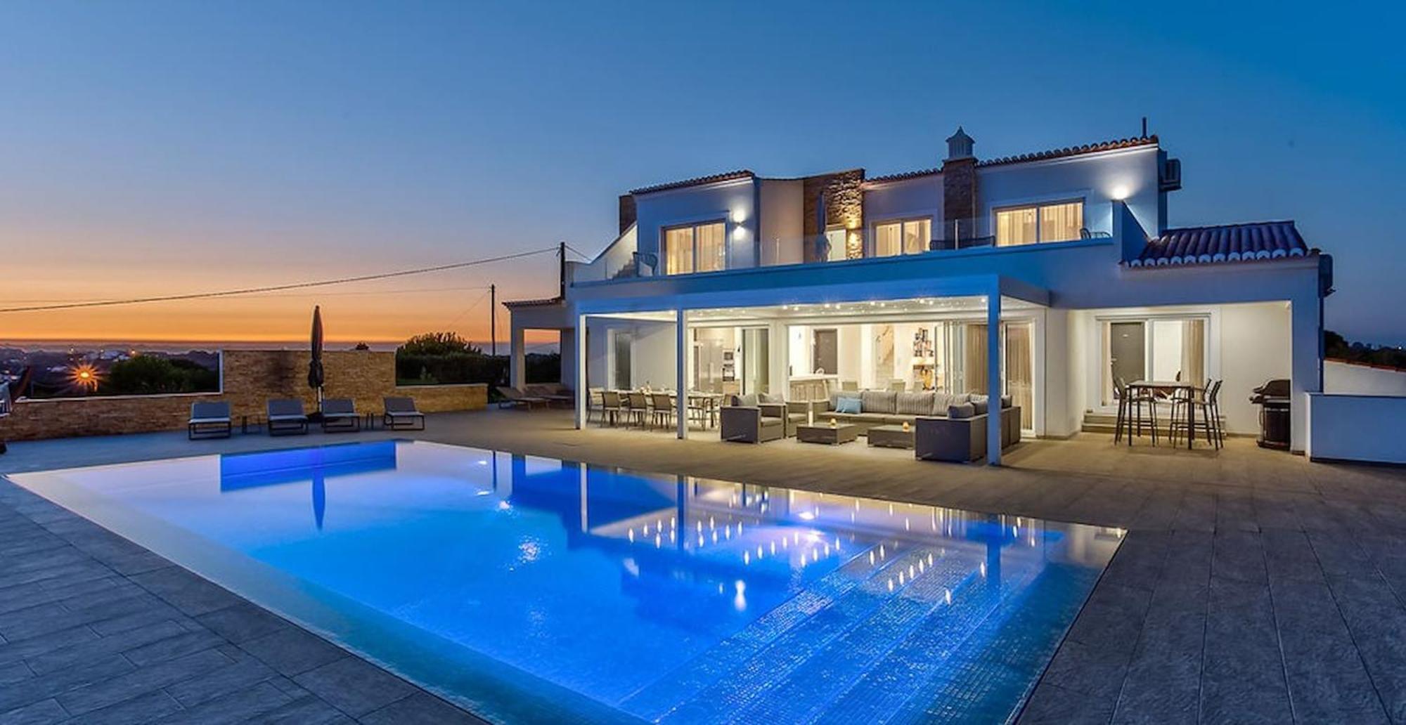 Goldeneye - Luxury 6 Bedroom Villa *