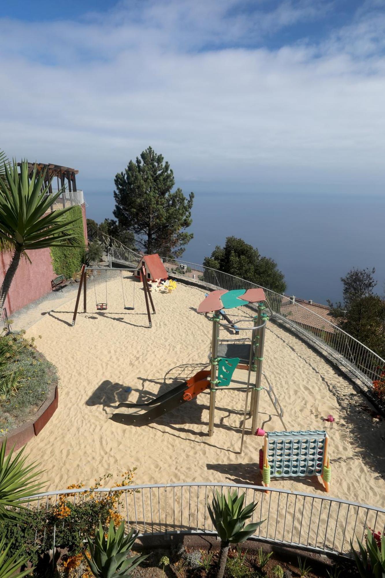 Resort Village Cabo Girao 4*
