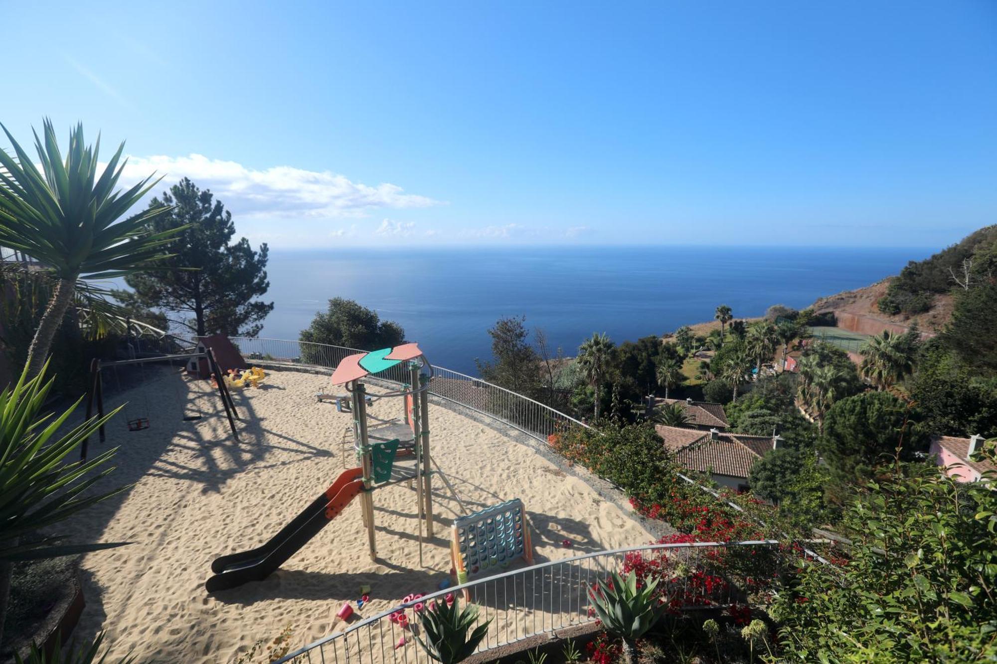Village Cabo Girao 4* Camara de Lobos