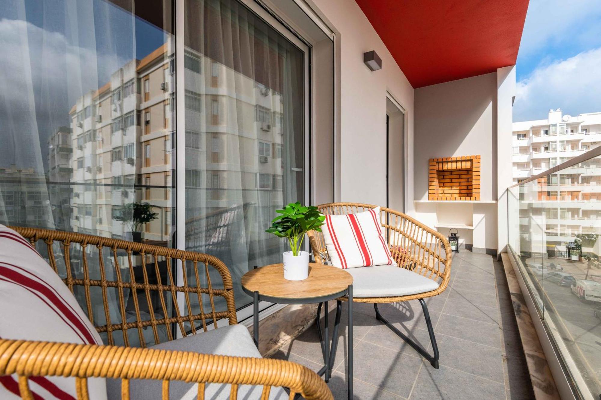Caravelas 2-bedroom With Pool - 50m From The Apartamento Armacao de Pera