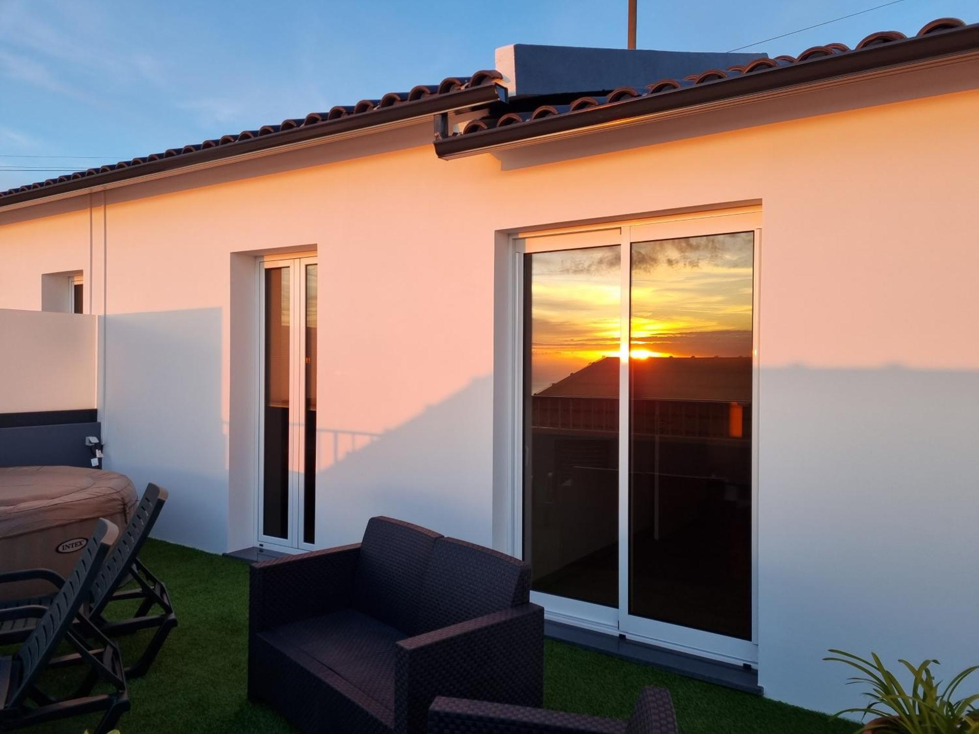 Holiday home Casa Caromba, Sunrise *