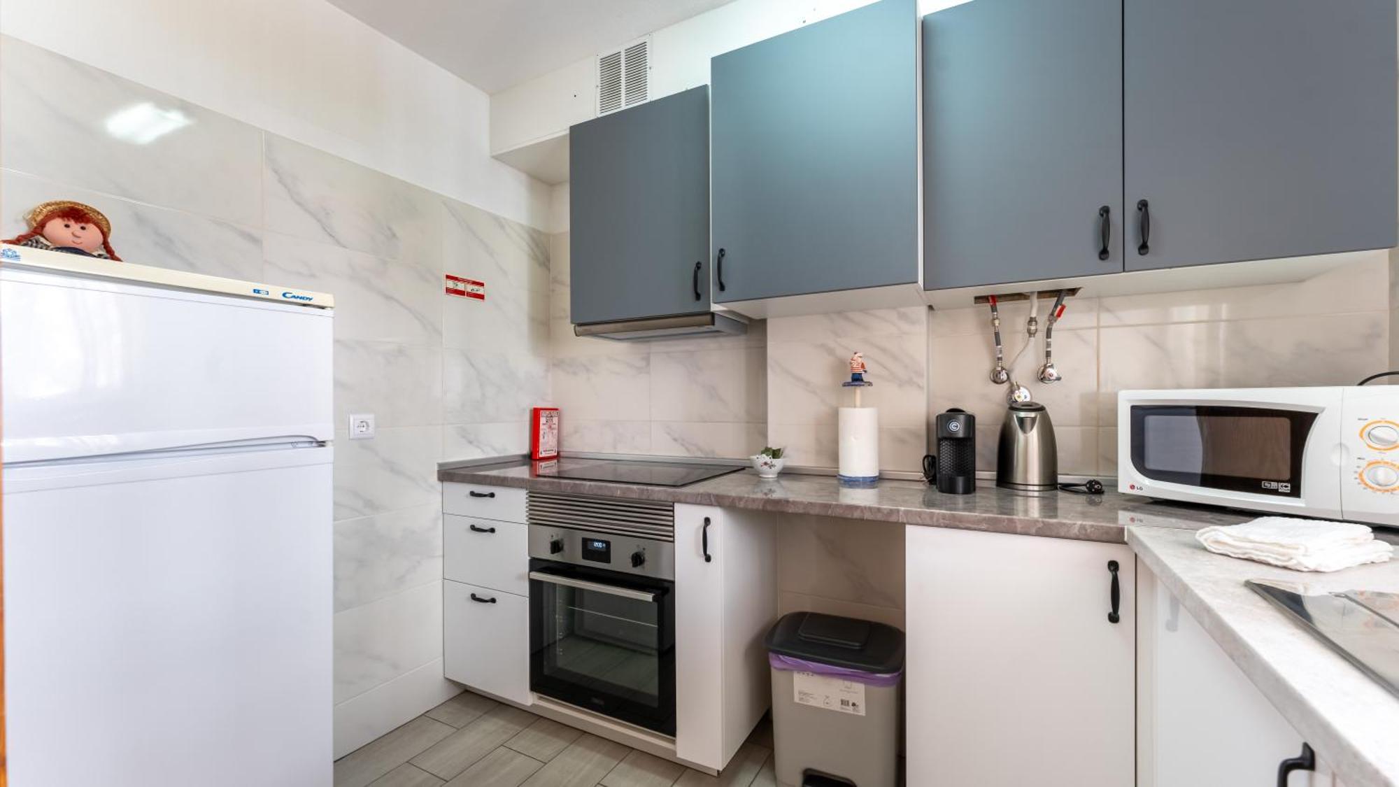 Apartment Typical T2 In W/ Balcony By Lovelystay