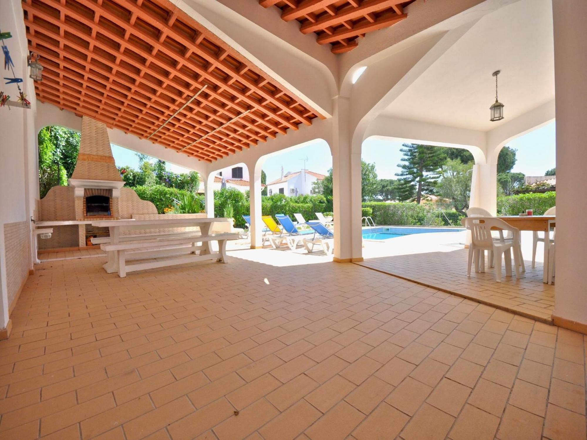 Spacious In The Typical Portuguese Style With Private Swimming Pool Near Holiday home Vilamoura