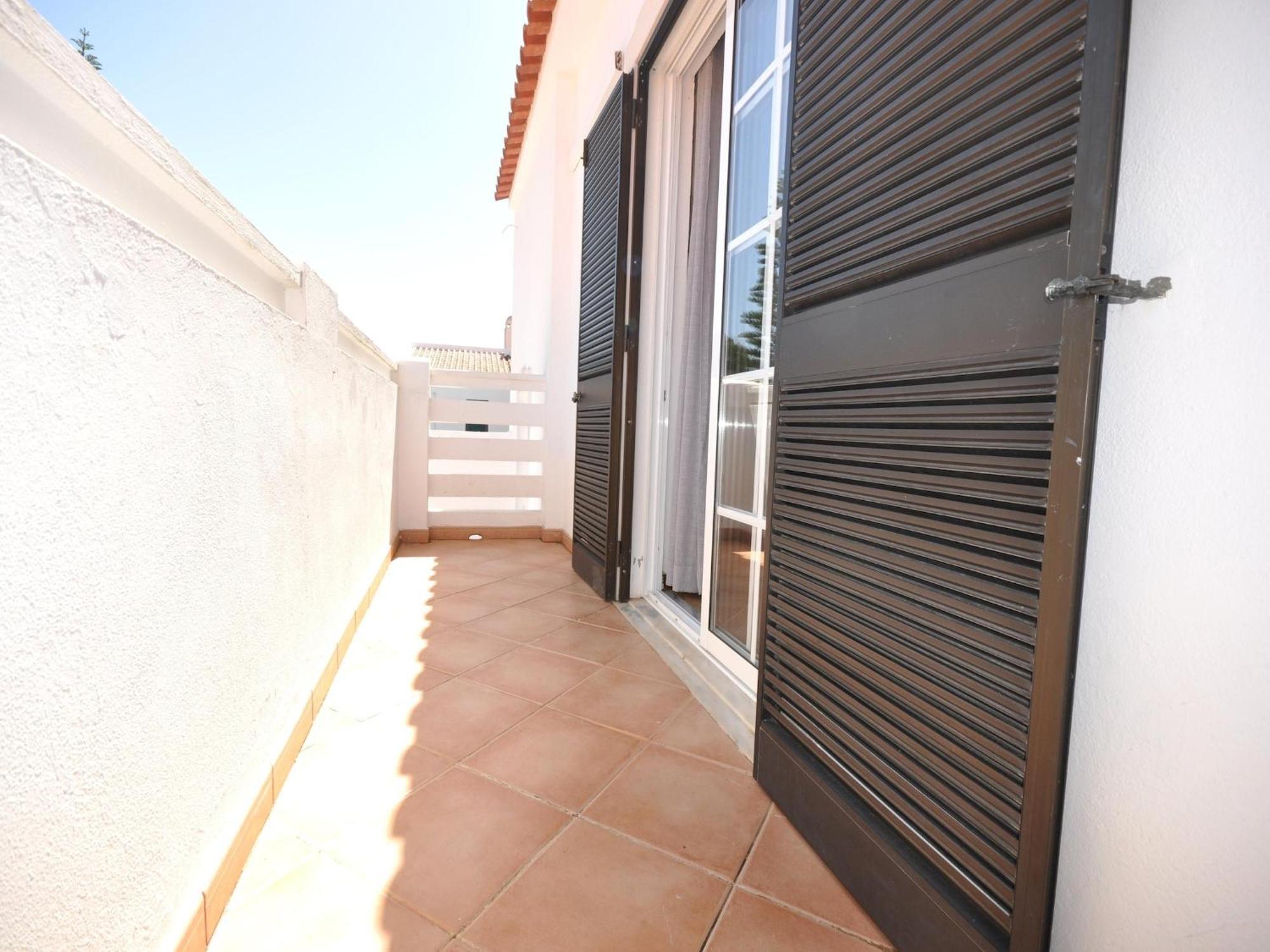Spacious In The Typical Portuguese Style With Private Swimming Pool Near Vilamoura