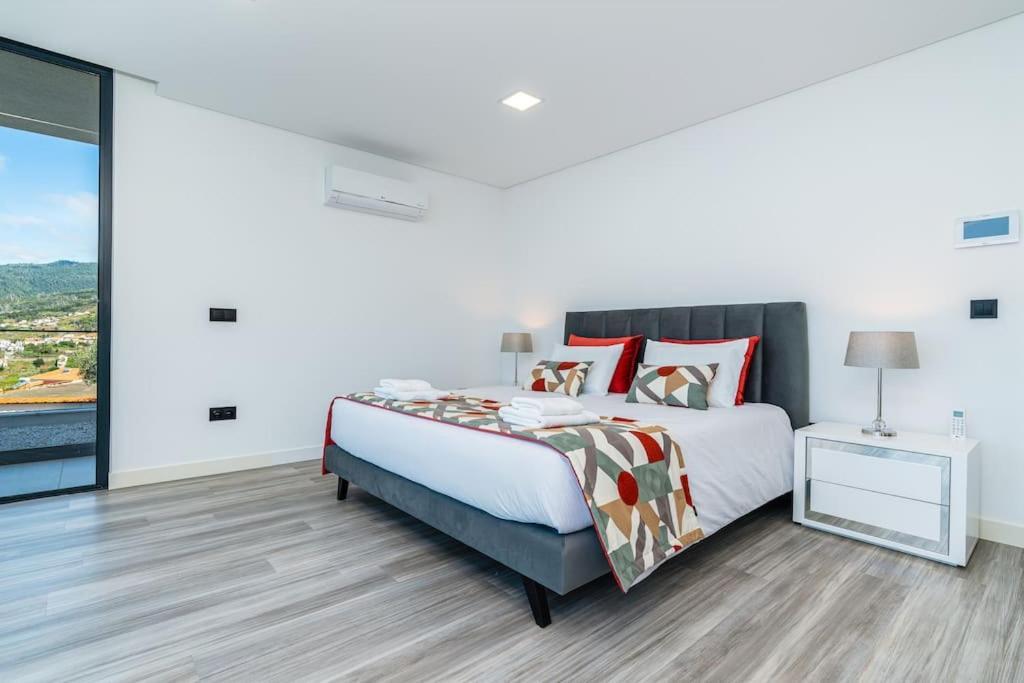 Villa Lunarenzo Seaview, Pool, Ac, Parking Calheta (Madeira)