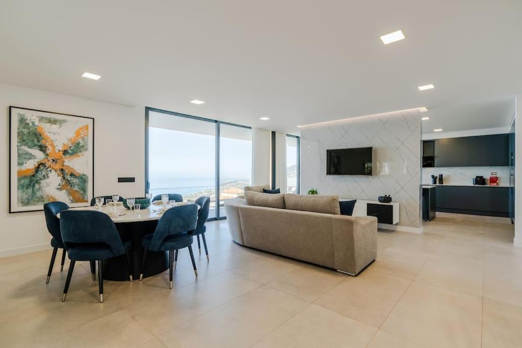 Villa Lunarenzo Seaview, Pool, Ac, Parking *